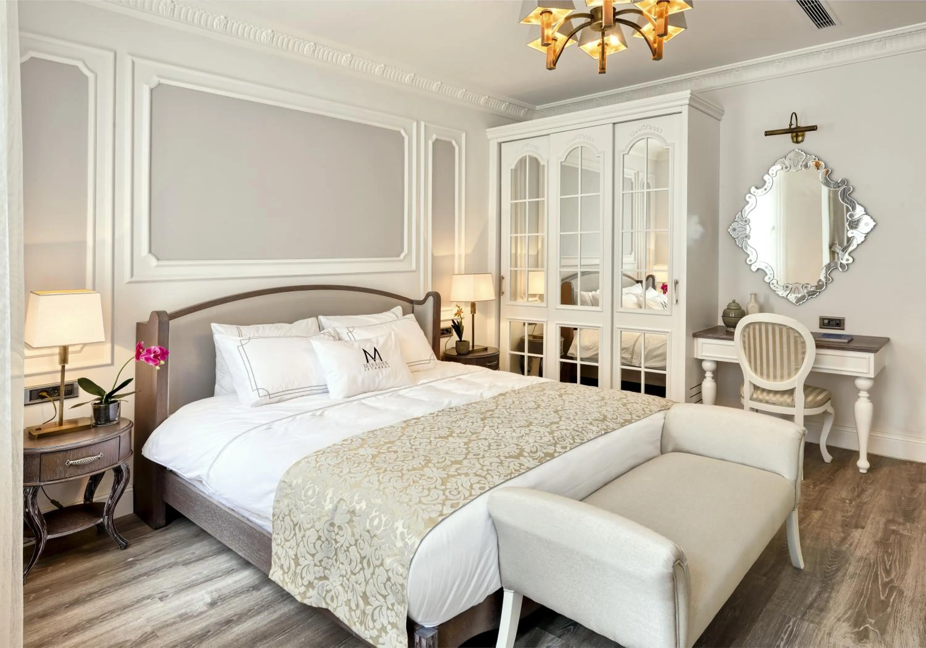 Photo of the whole room, Bed in Mirrors Hotel İstanbul Taksim City Center