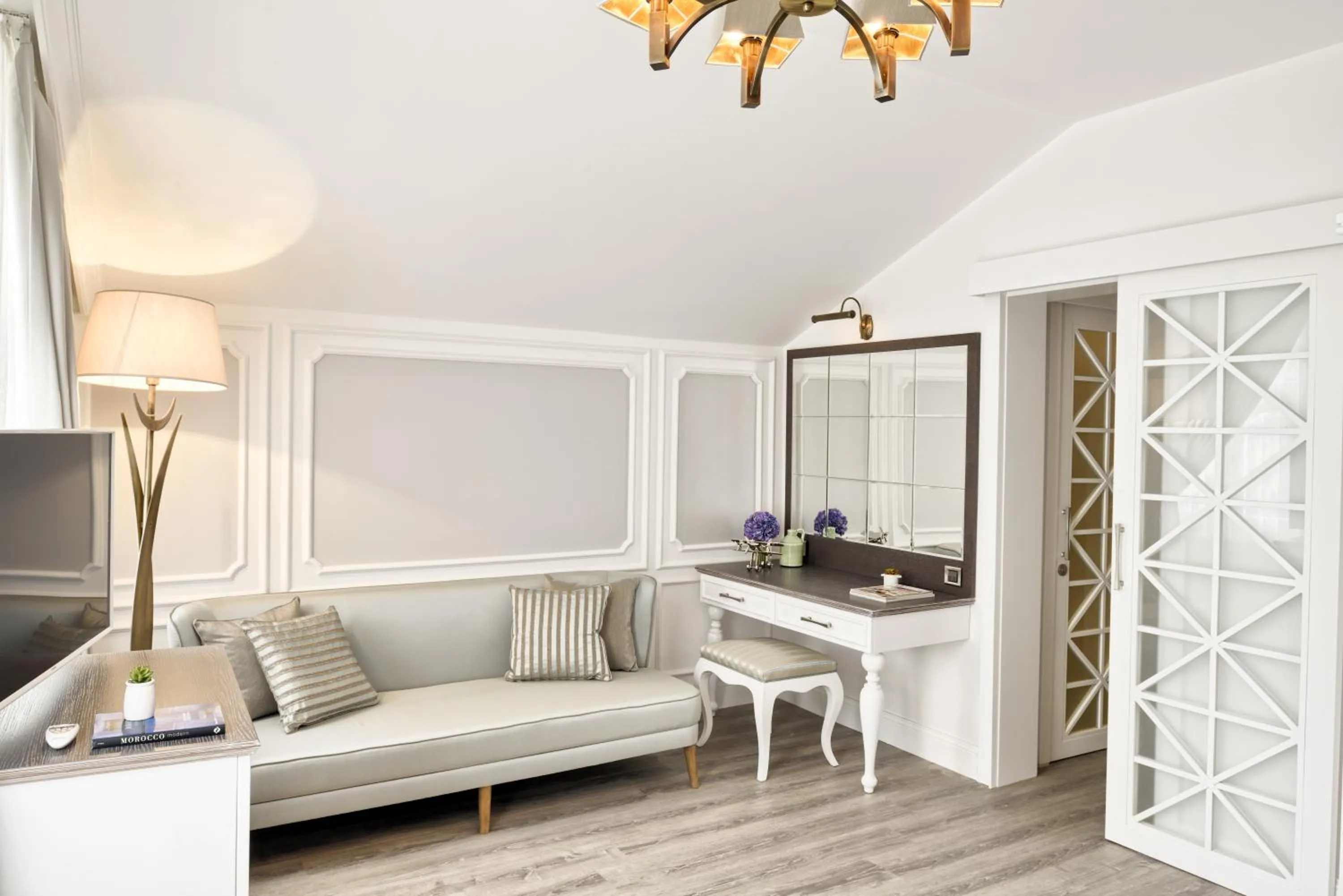 Decorative detail in Mirrors Hotel İstanbul Taksim City Center