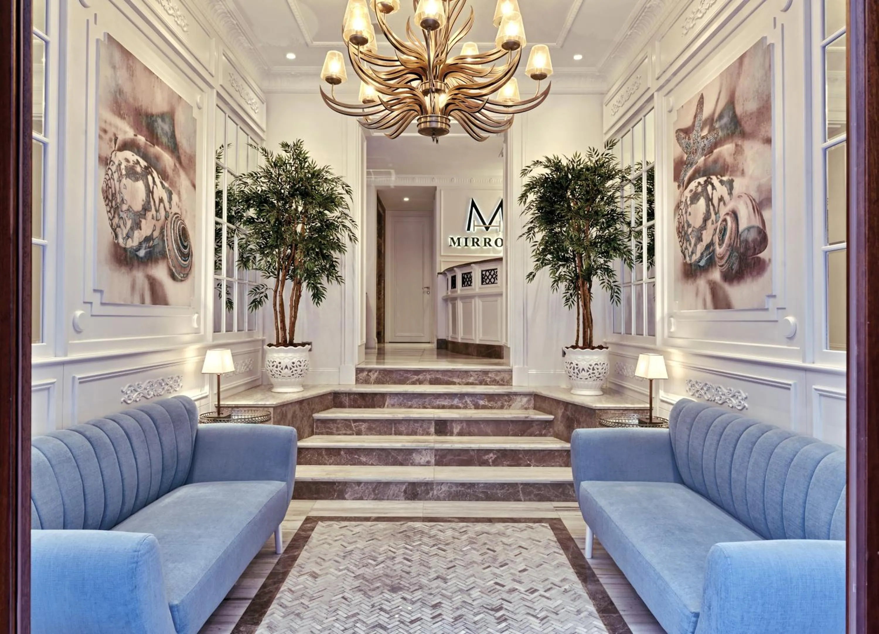 Lobby or reception in Mirrors Hotel İstanbul Taksim City Center