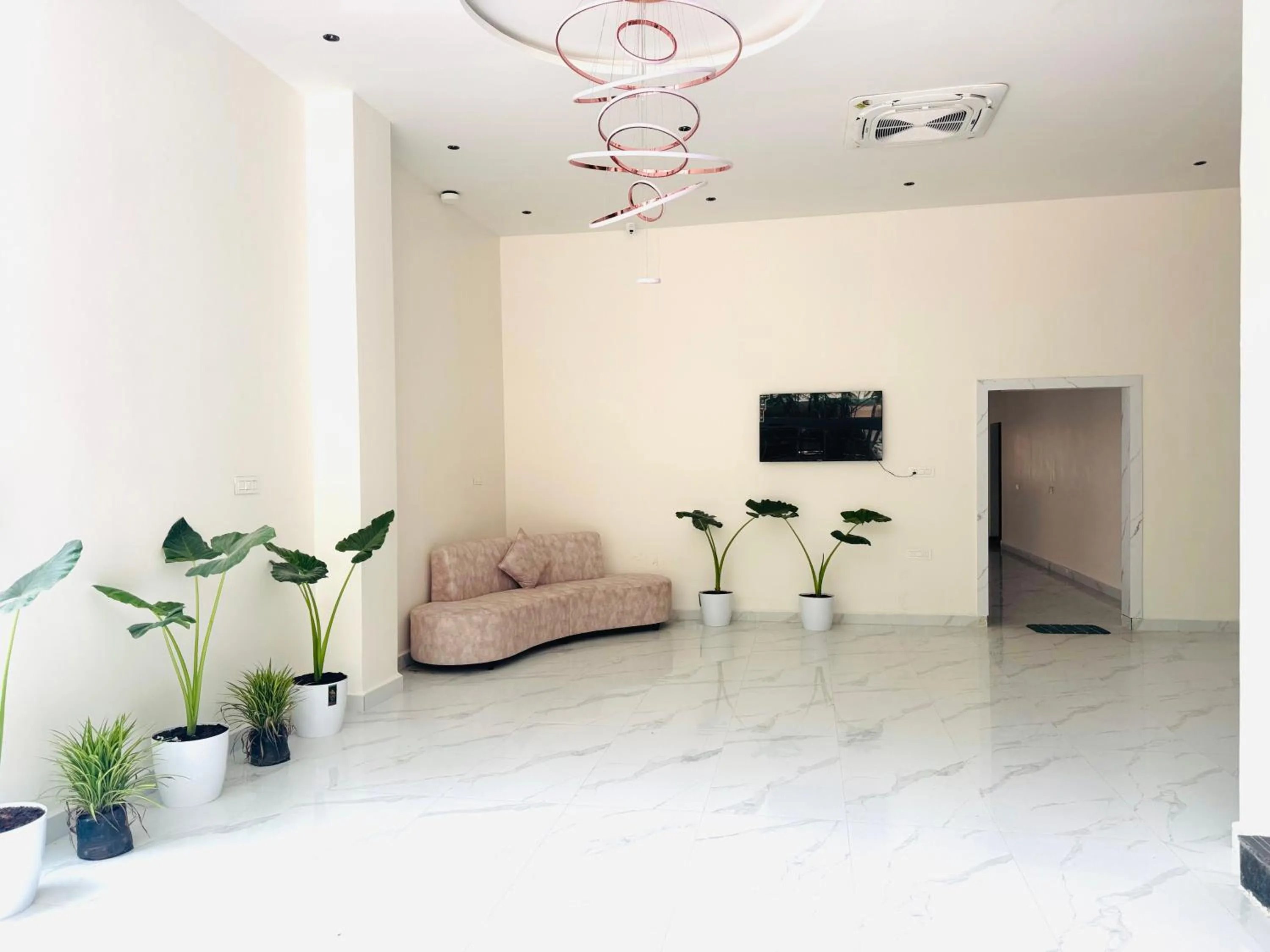 Living room in White Ridge Premium Hotel - Hitec City