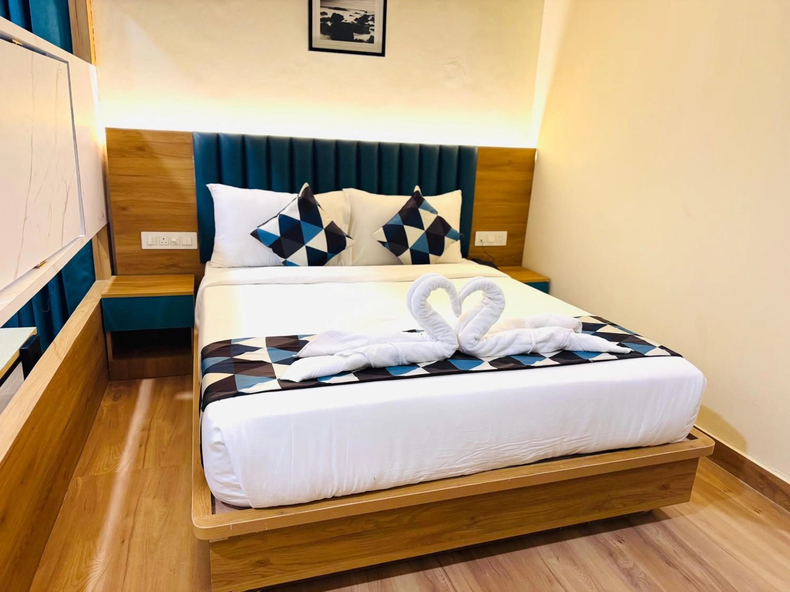 Bed in White Ridge Premium Hotel - Hitec City