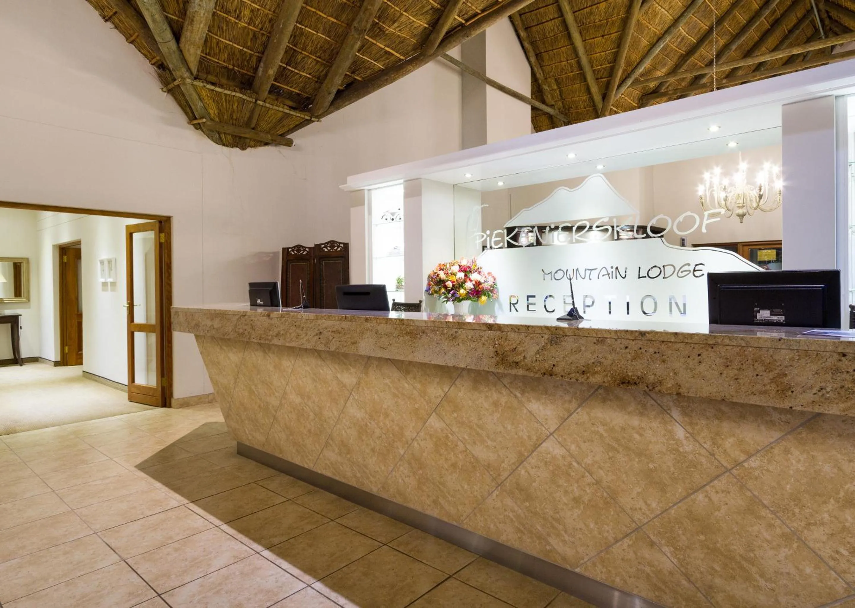 Lobby or reception in Piekenierskloof Mountain Resort by Dream Resorts