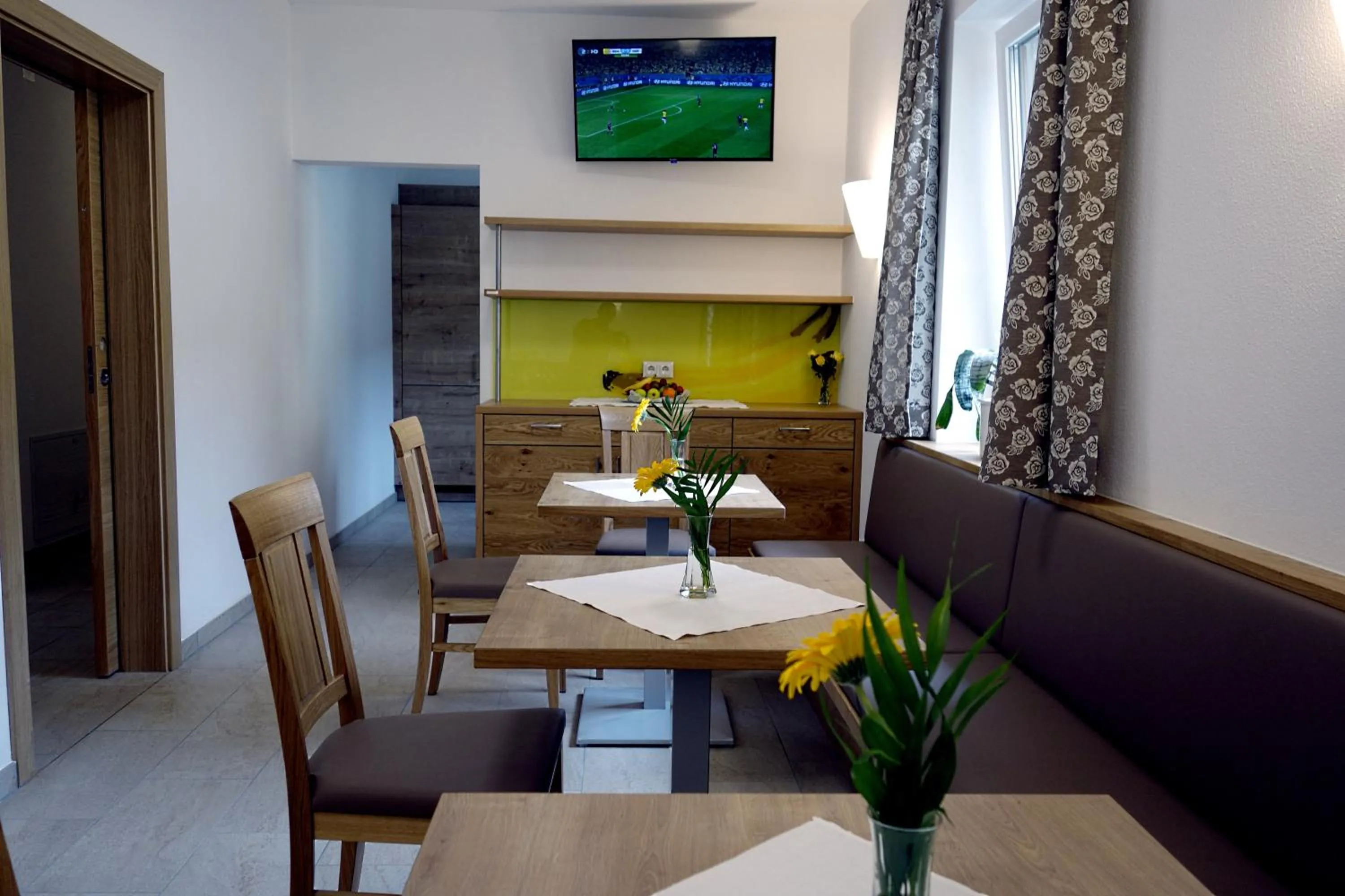 Lounge or bar in Gästehaus Watschinger