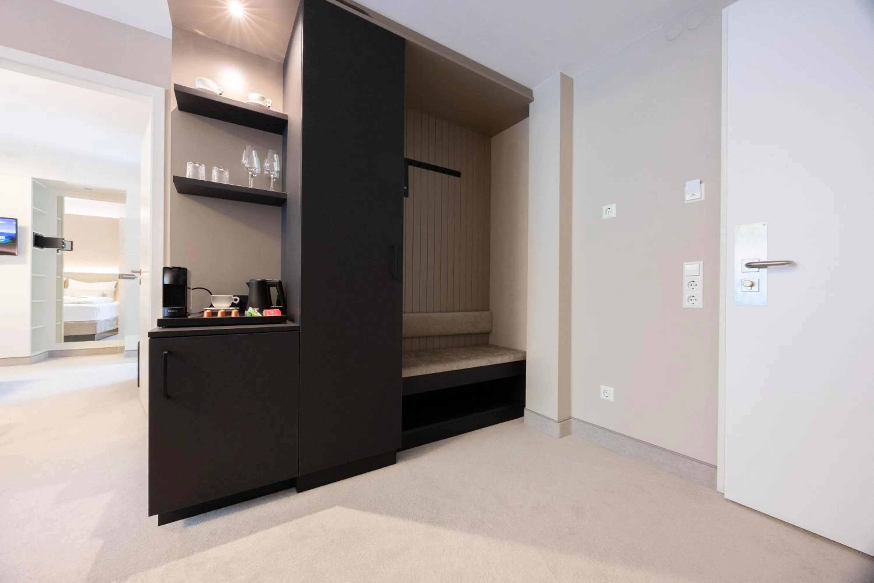 wardrobe in Digital Hotel Kronjuwel by BRIGHT Waldkirch - Self Check-in