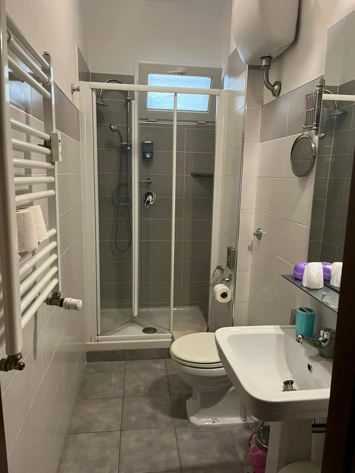 Bathroom in B&B La Perla di Roma