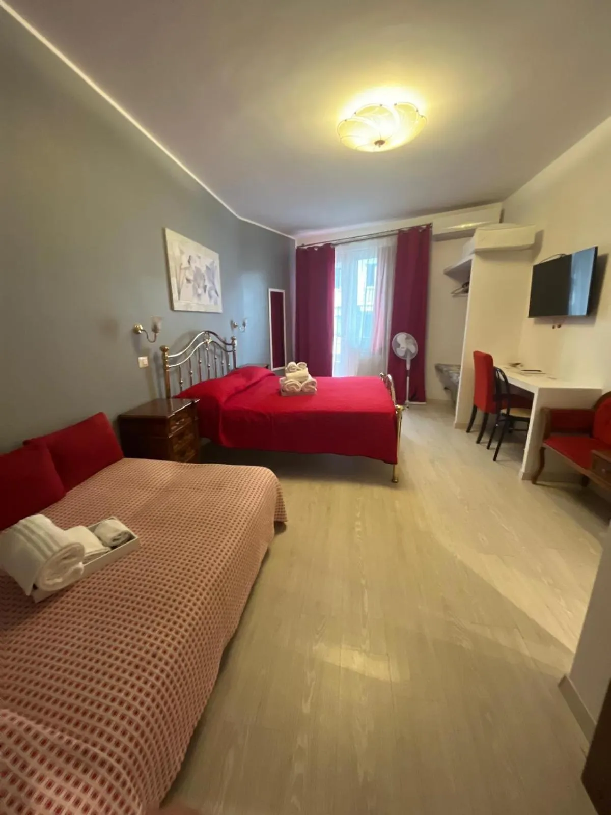 Bed in B&B La Perla di Roma