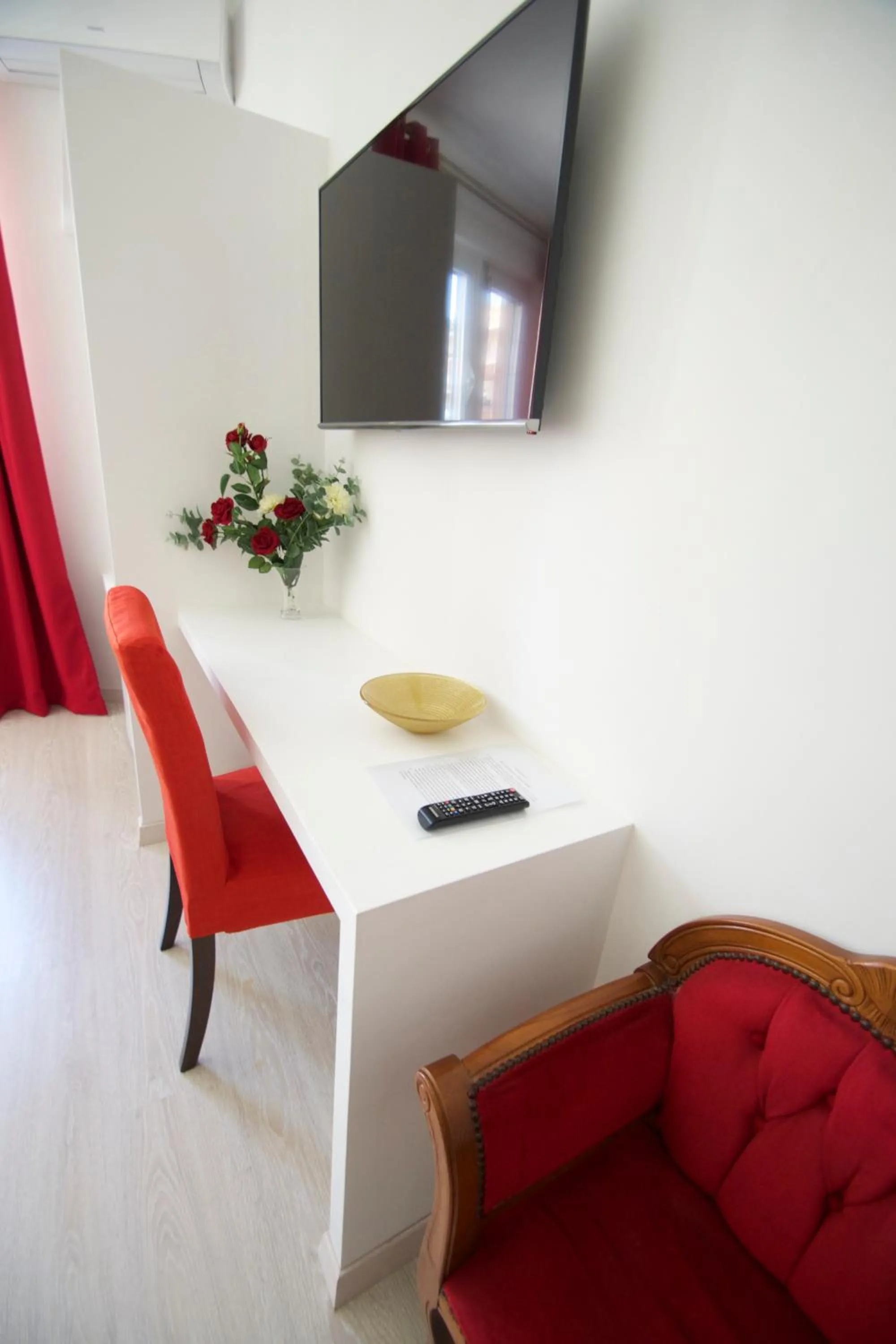 TV and multimedia in B&B La Perla di Roma