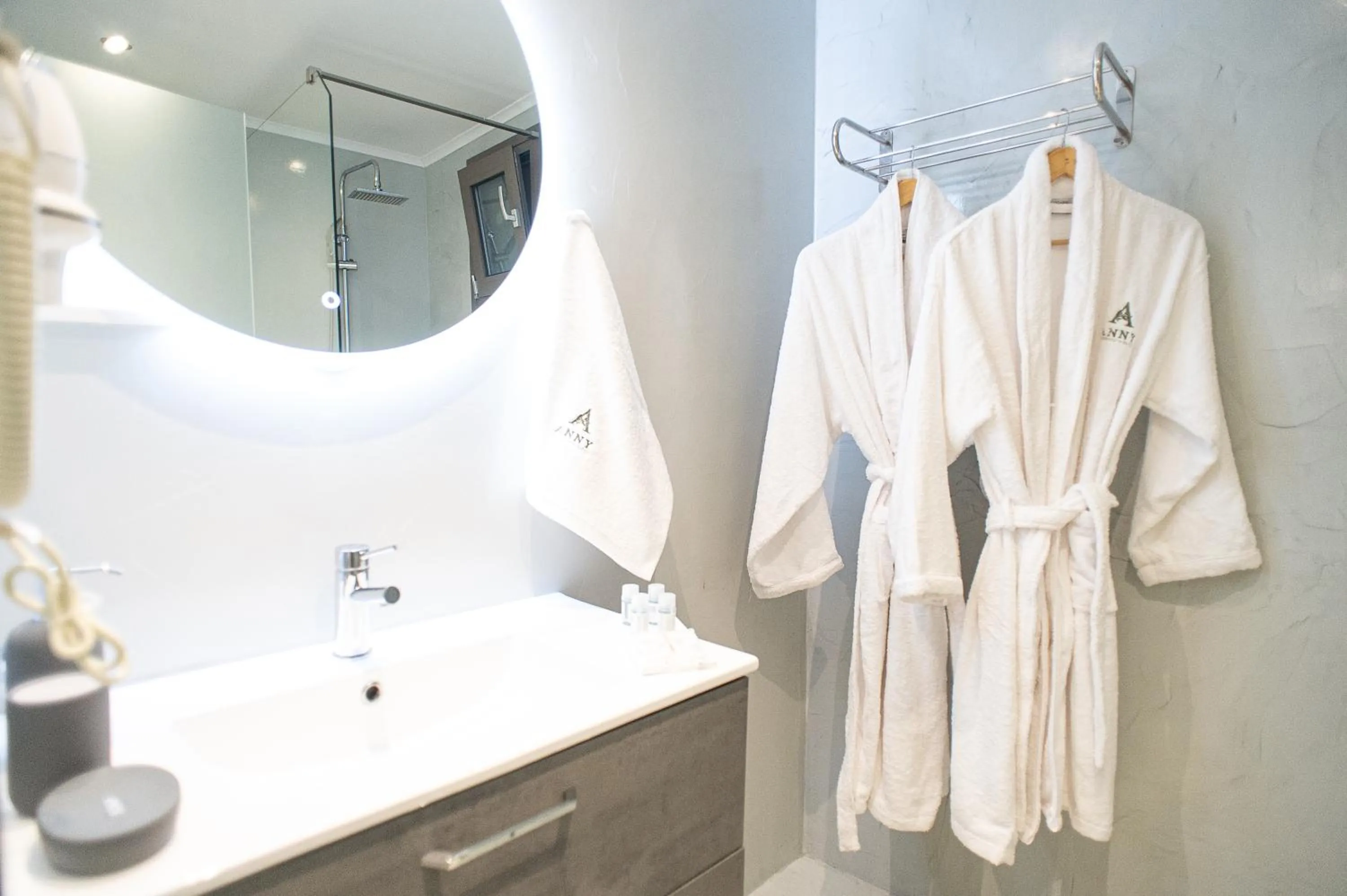 Anny's Residences & Suites