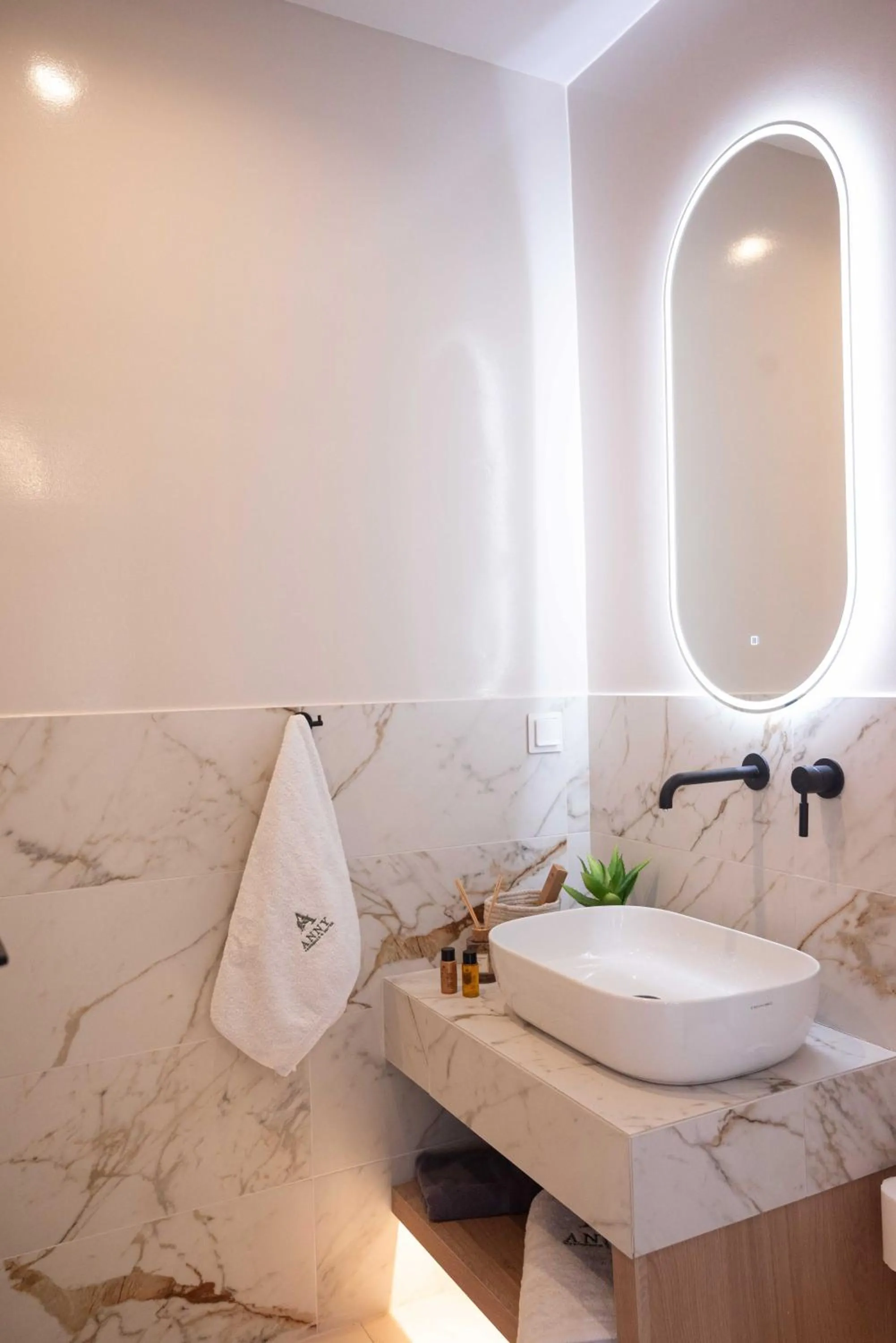 Anny's Residences & Suites