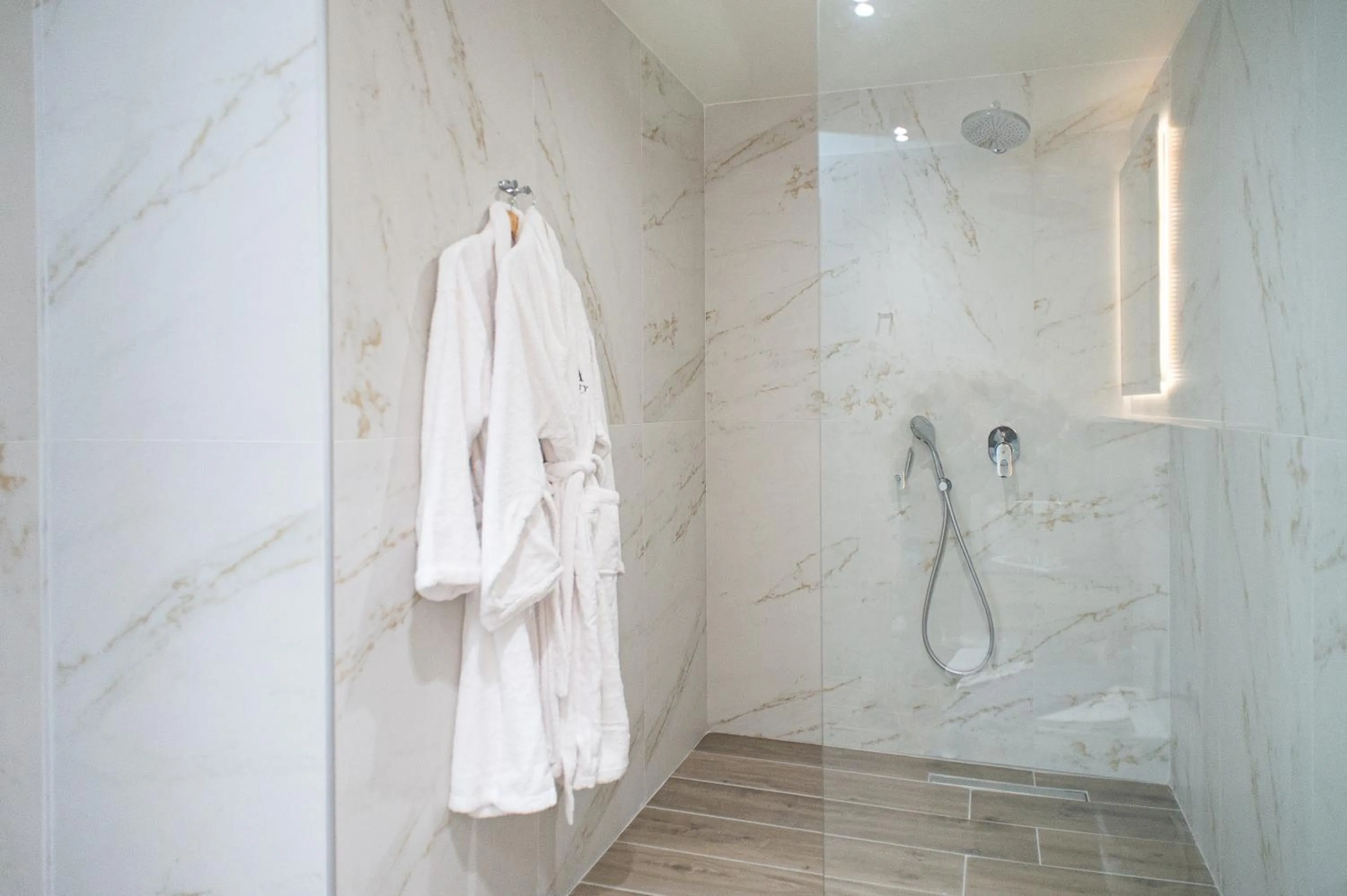 Anny's Residences & Suites