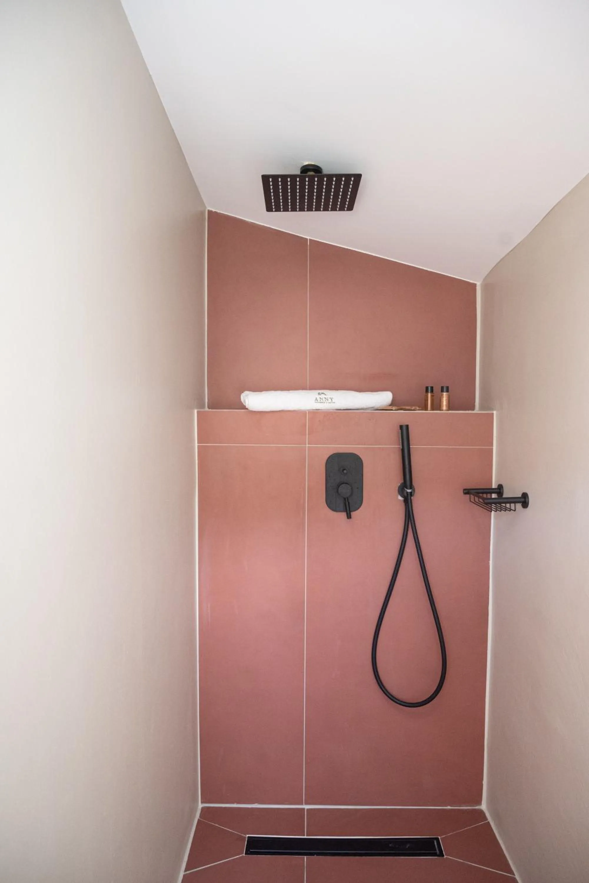 Anny's Residences & Suites