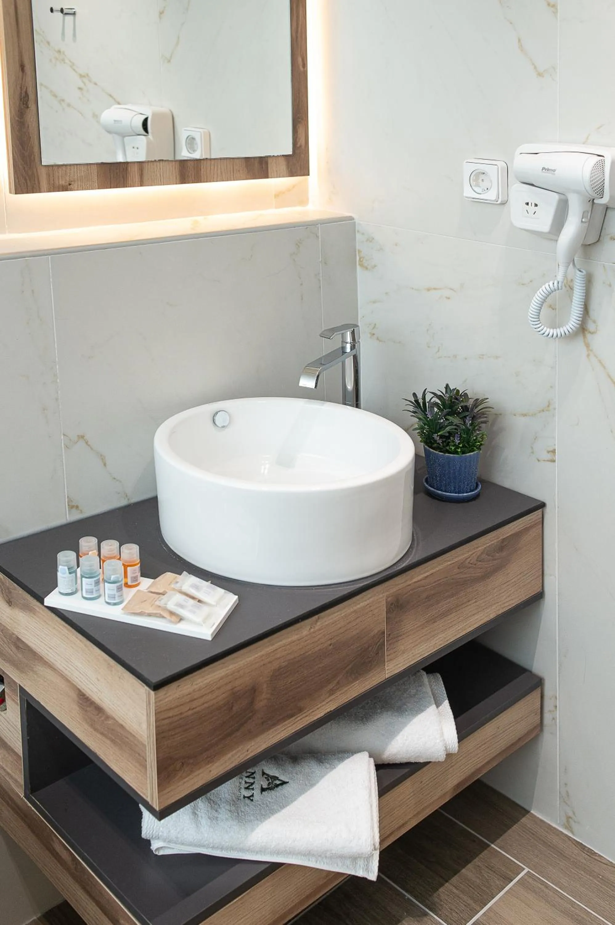 Anny's Residences & Suites