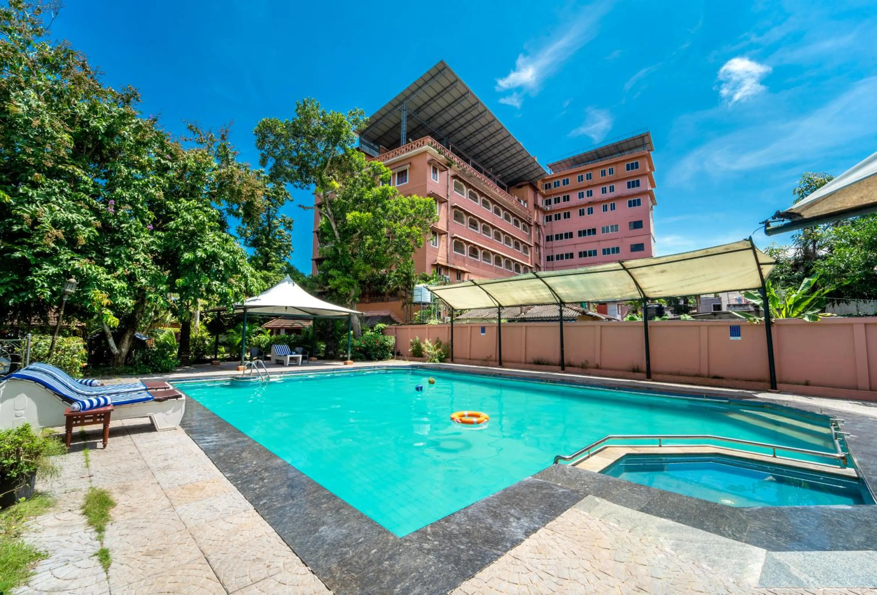 Swimming pool in Pagoda Resorts Alleppey