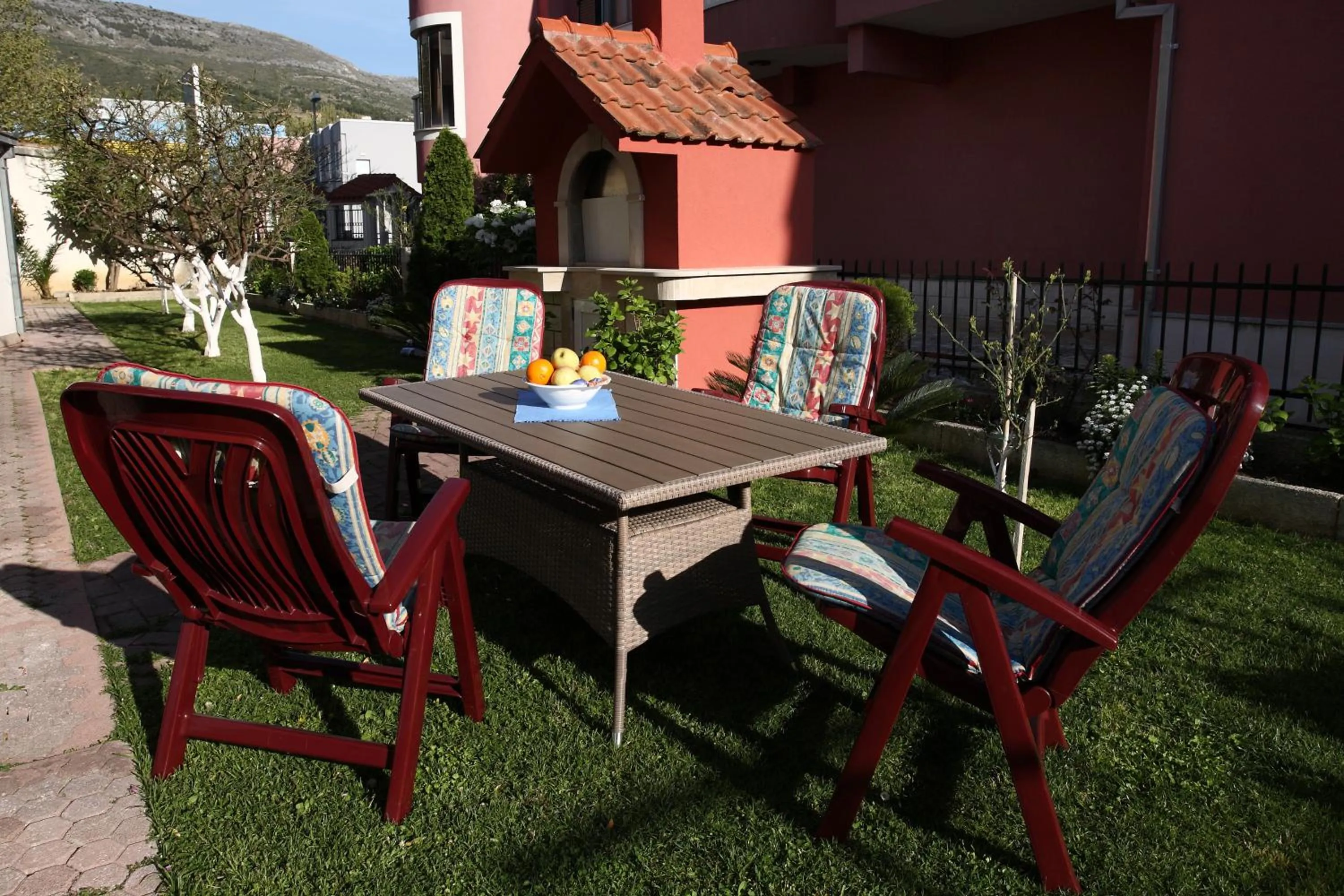 BBQ facilities in Apartments in Beautiful Split