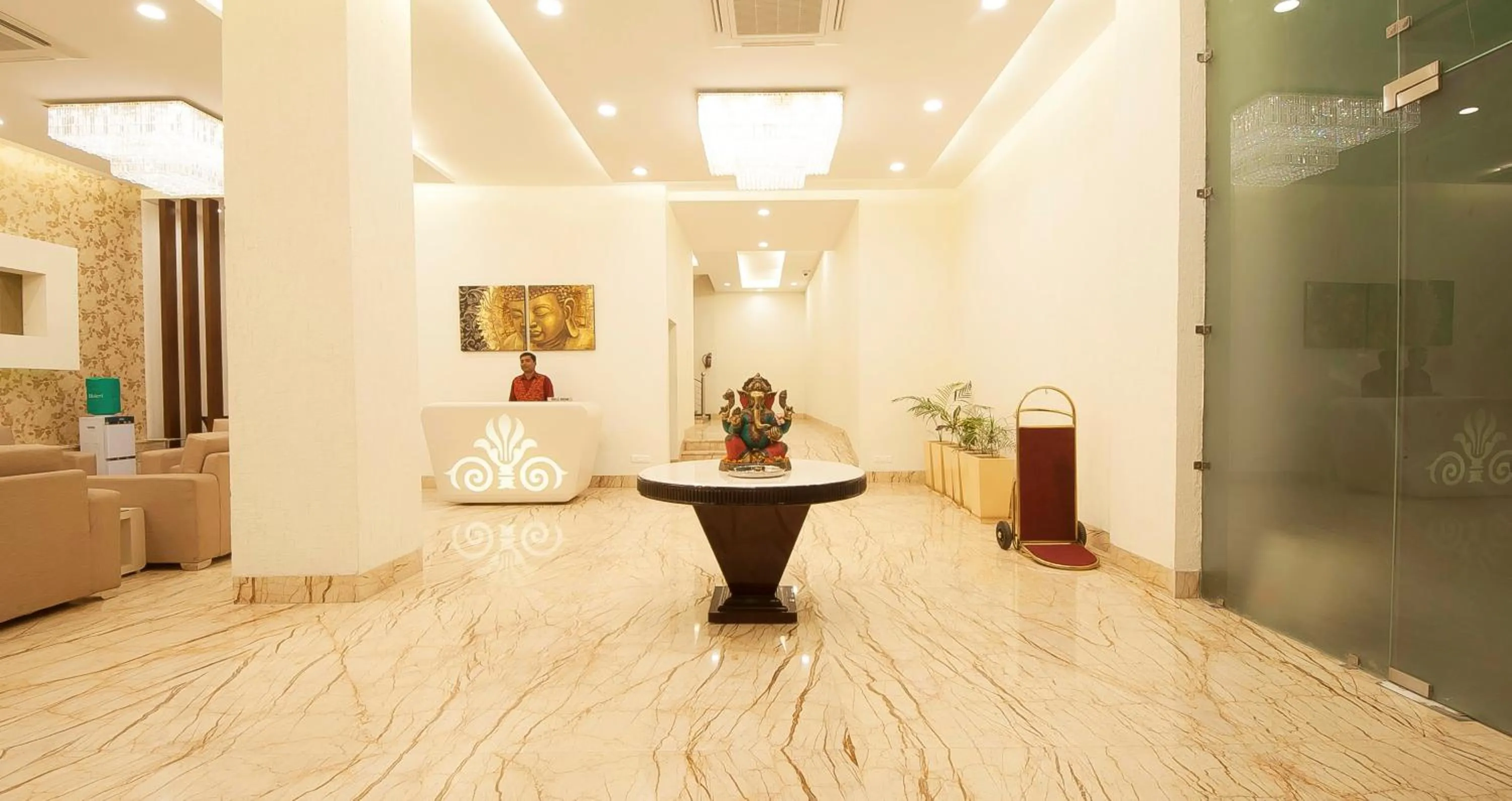 Lobby or reception in Hotel Le Roi,Haridwar@Har Ki Pauri