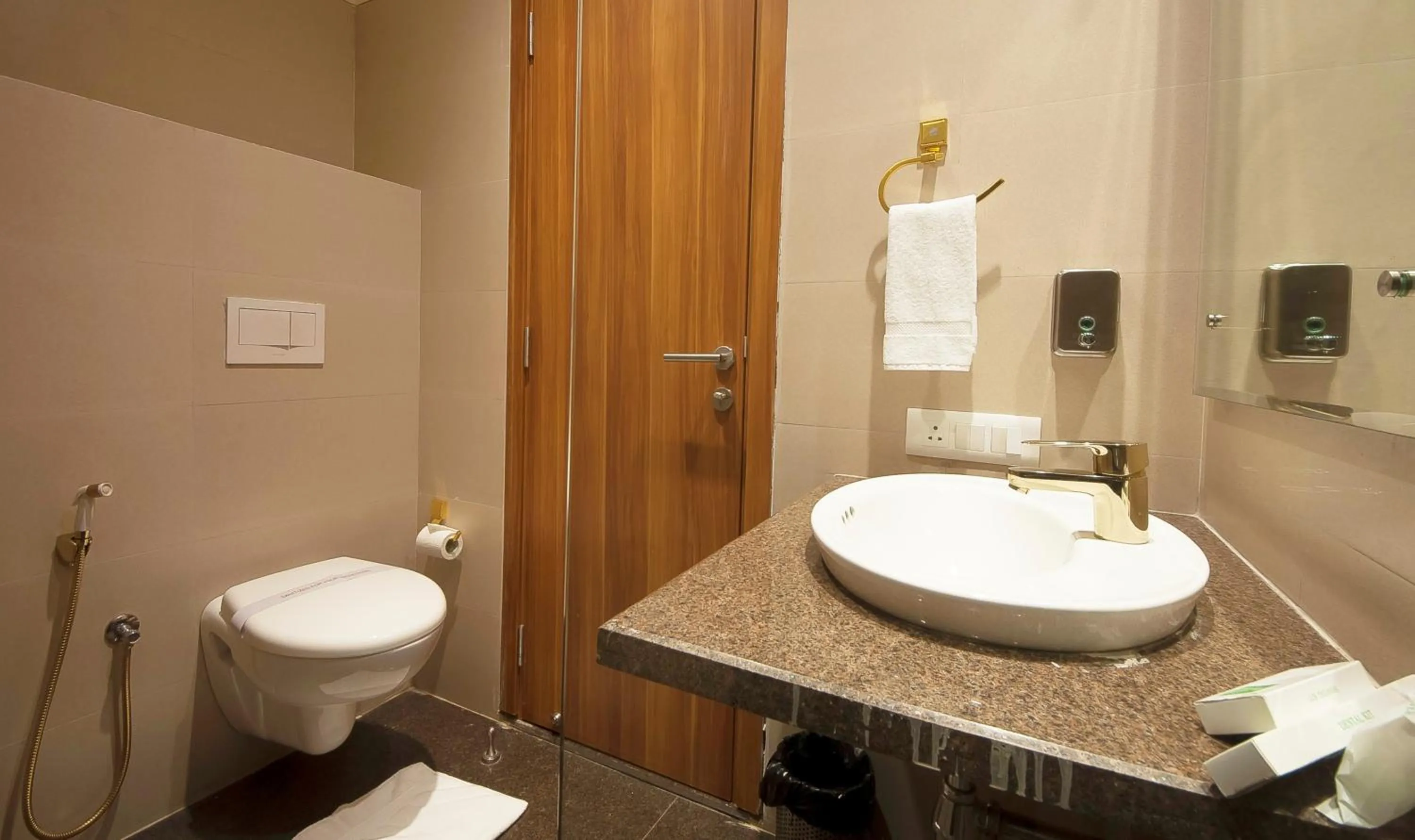 Bathroom in Hotel Le Roi,Haridwar@Har Ki Pauri