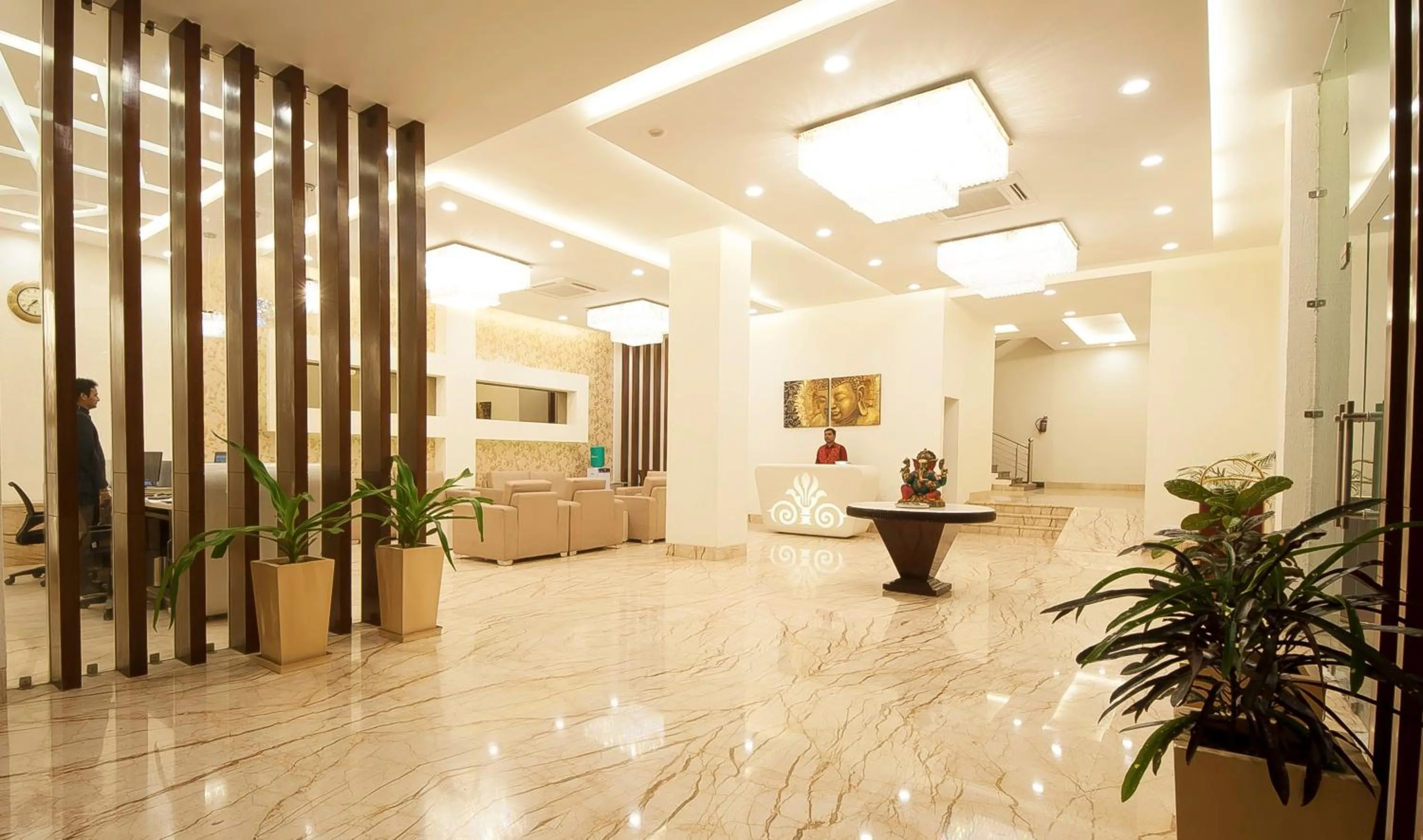 Lobby or reception in Hotel Le Roi,Haridwar@Har Ki Pauri