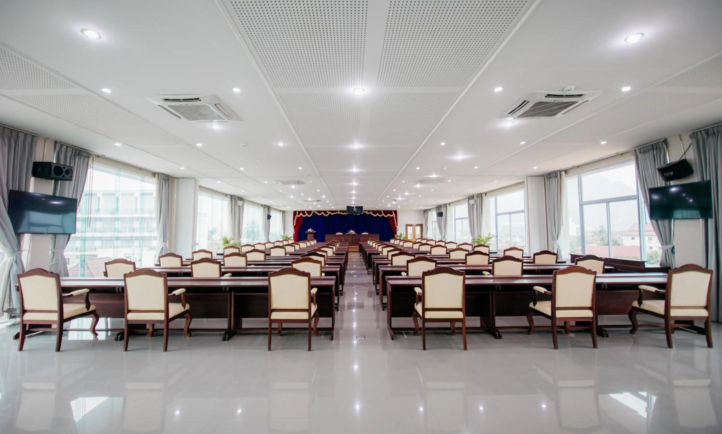 Meeting/conference room in Sisombat Plaza Hotel