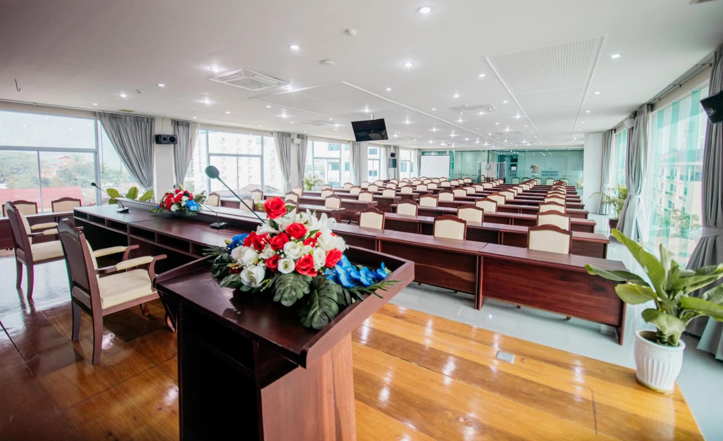 Meeting/conference room in Sisombat Plaza Hotel