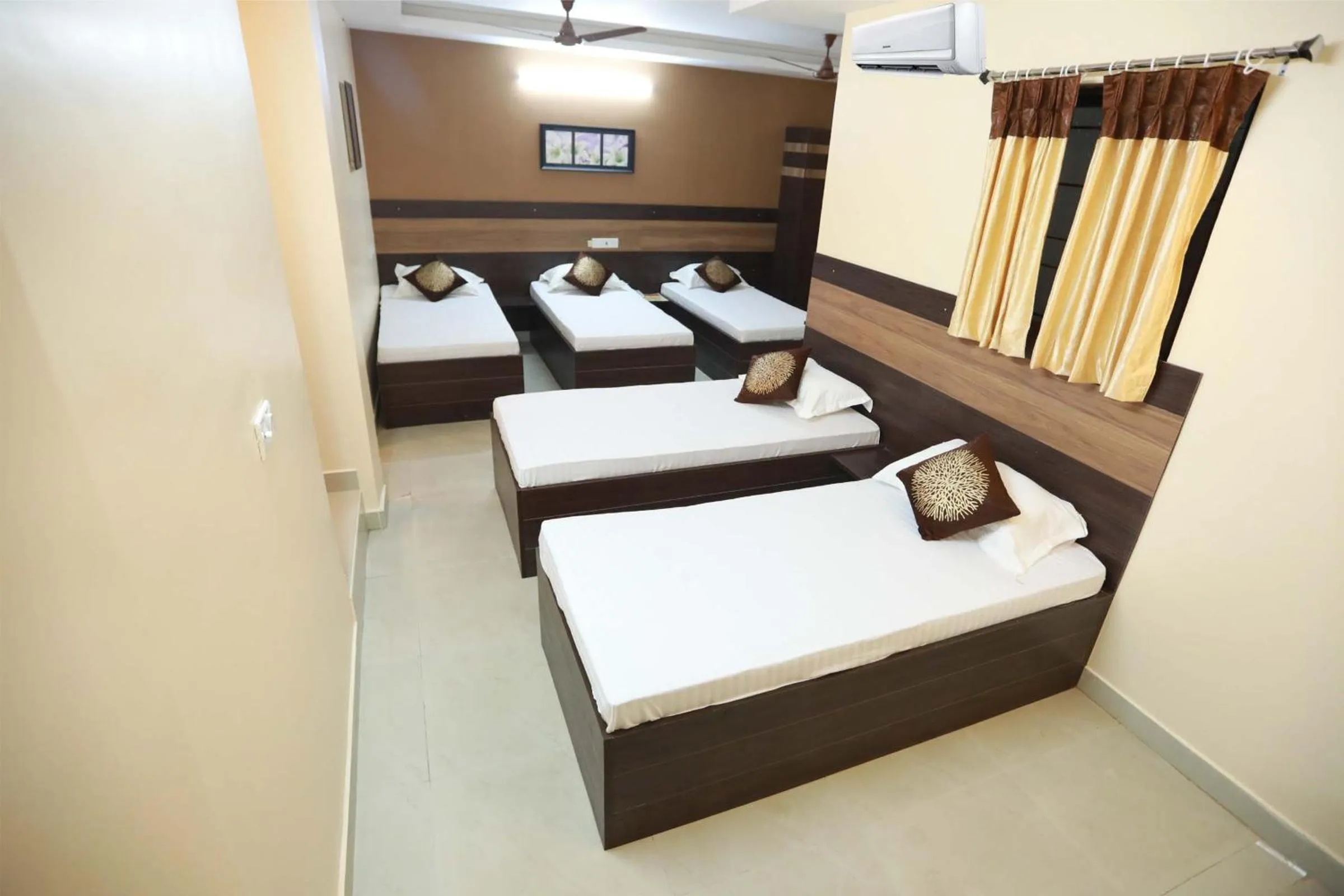 cot, Bed in S4 Residency