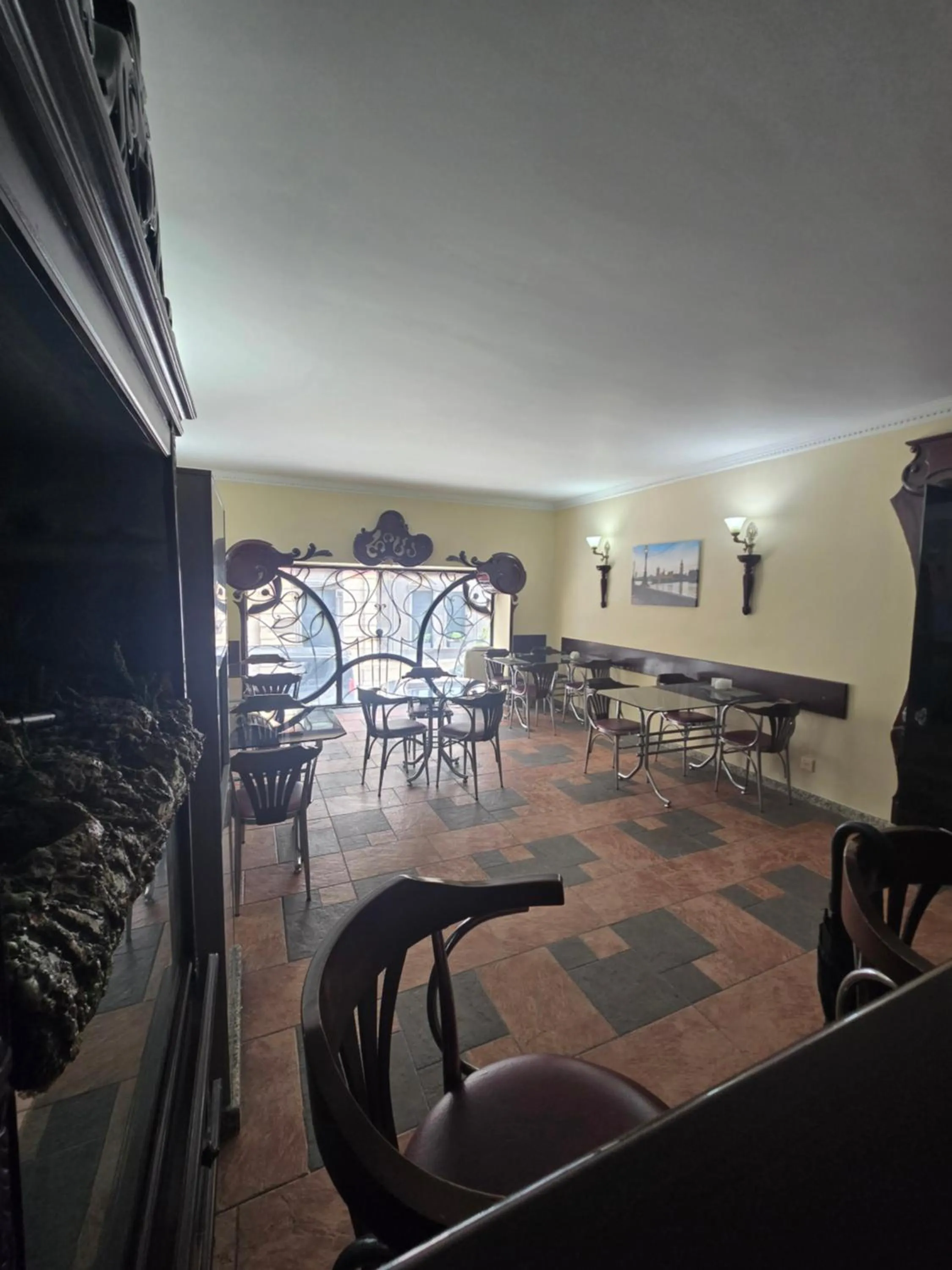 Restaurant/places to eat in Ritsa Boutique Hotel