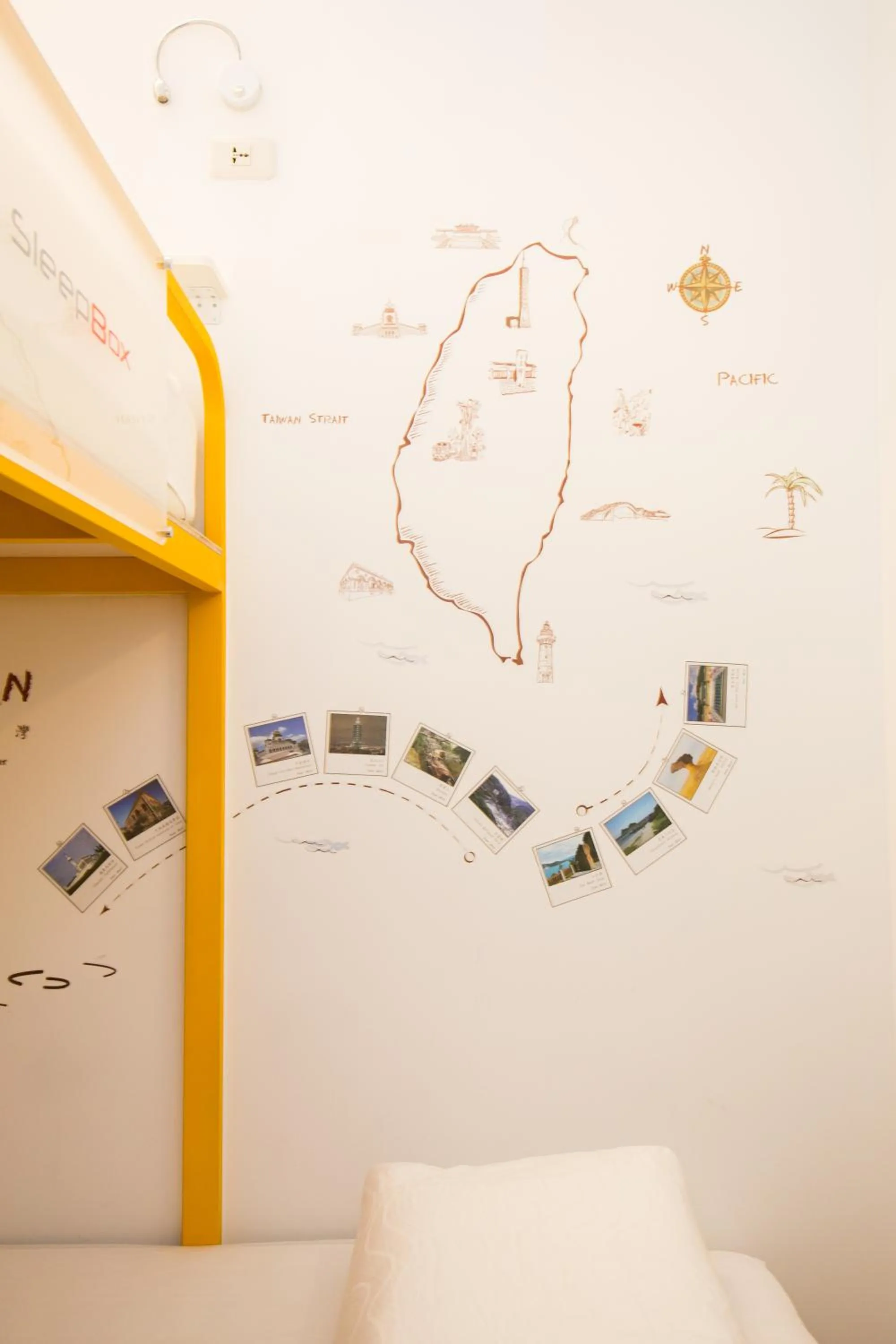 Decorative detail, Bed in SleepBox Hostel