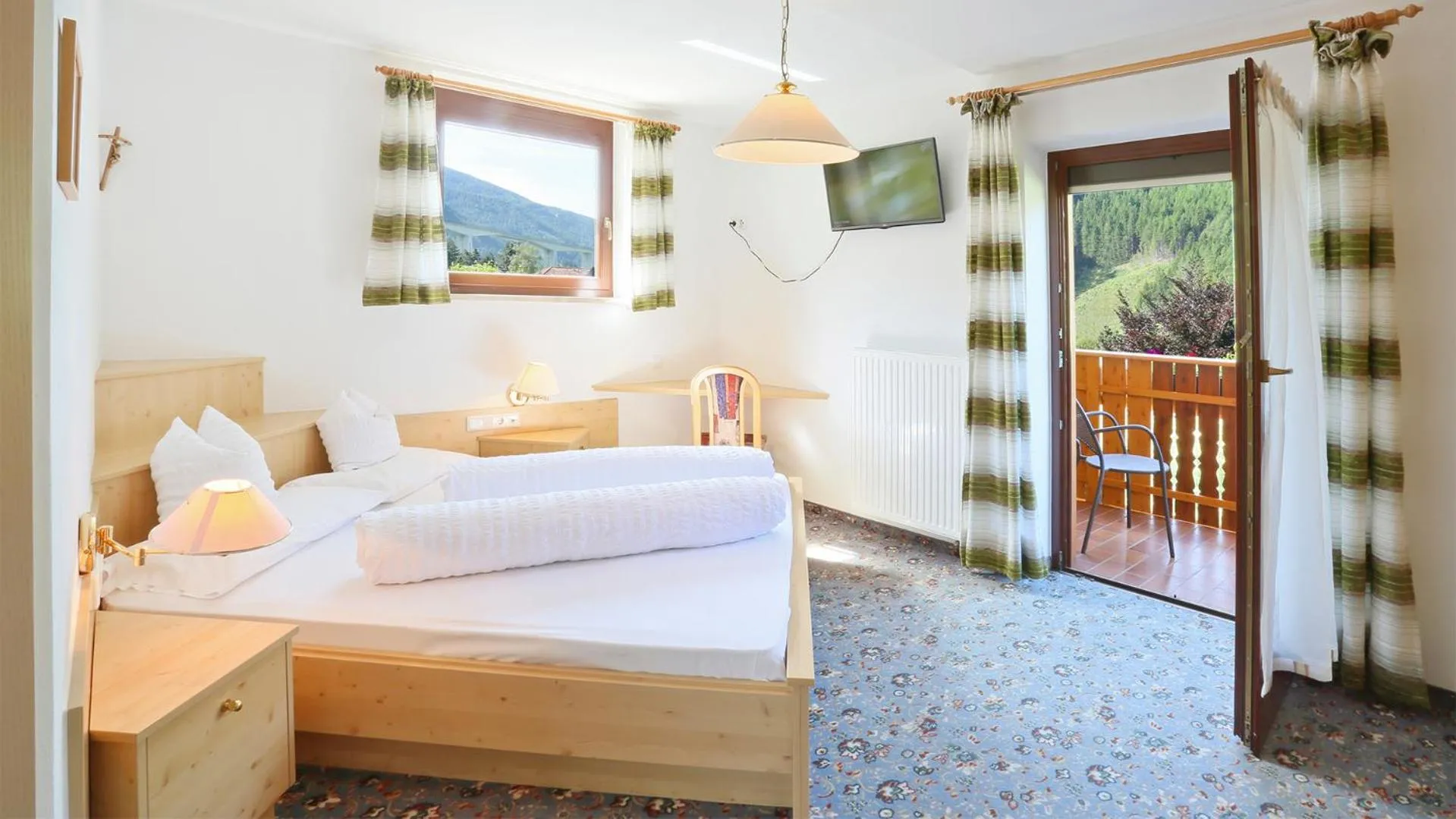 Bed in Pension Alpenhof B&B