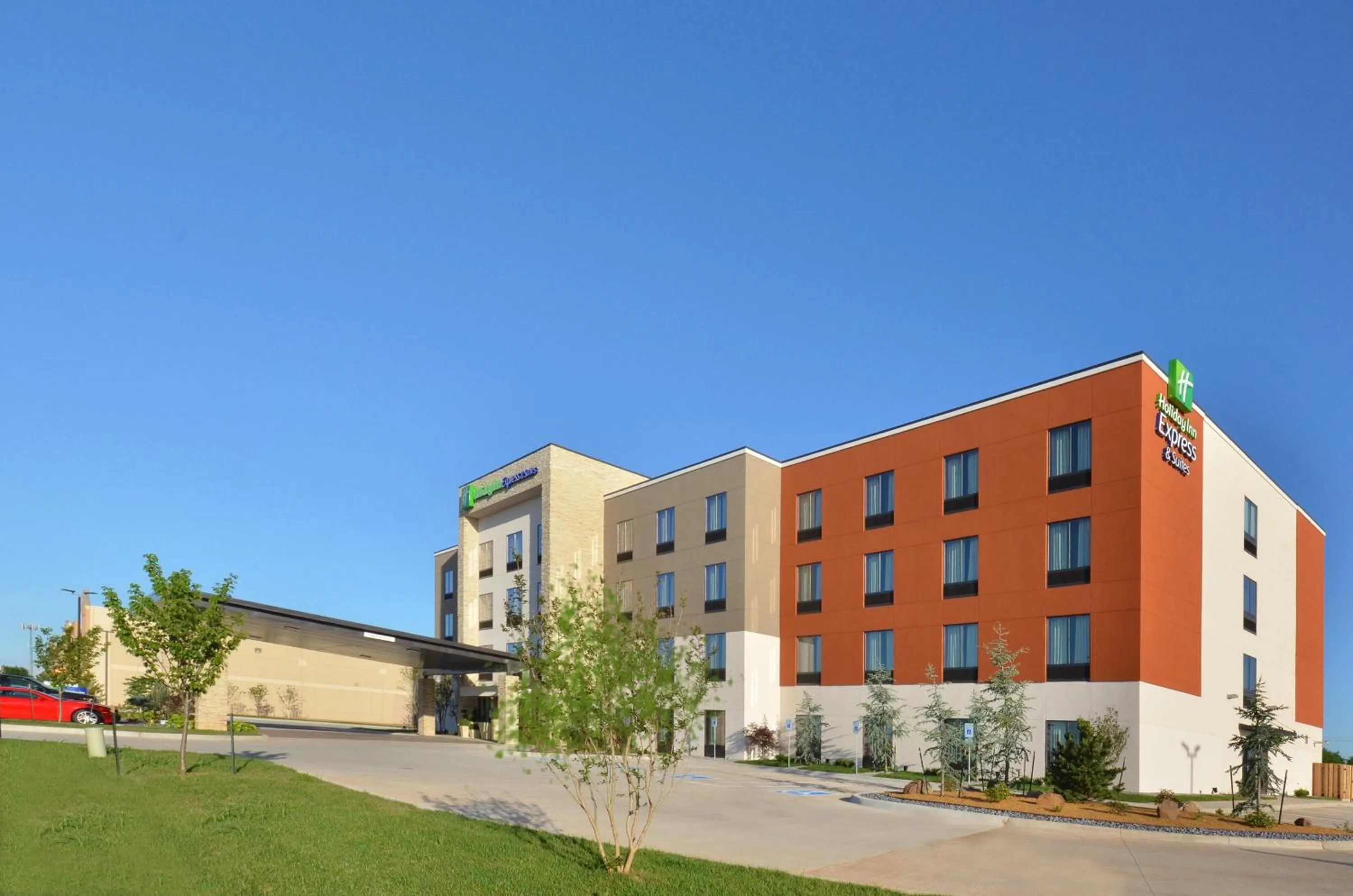 Property building in Holiday Inn Express & Suites Oklahoma City Mid - Arpt Area by IHG