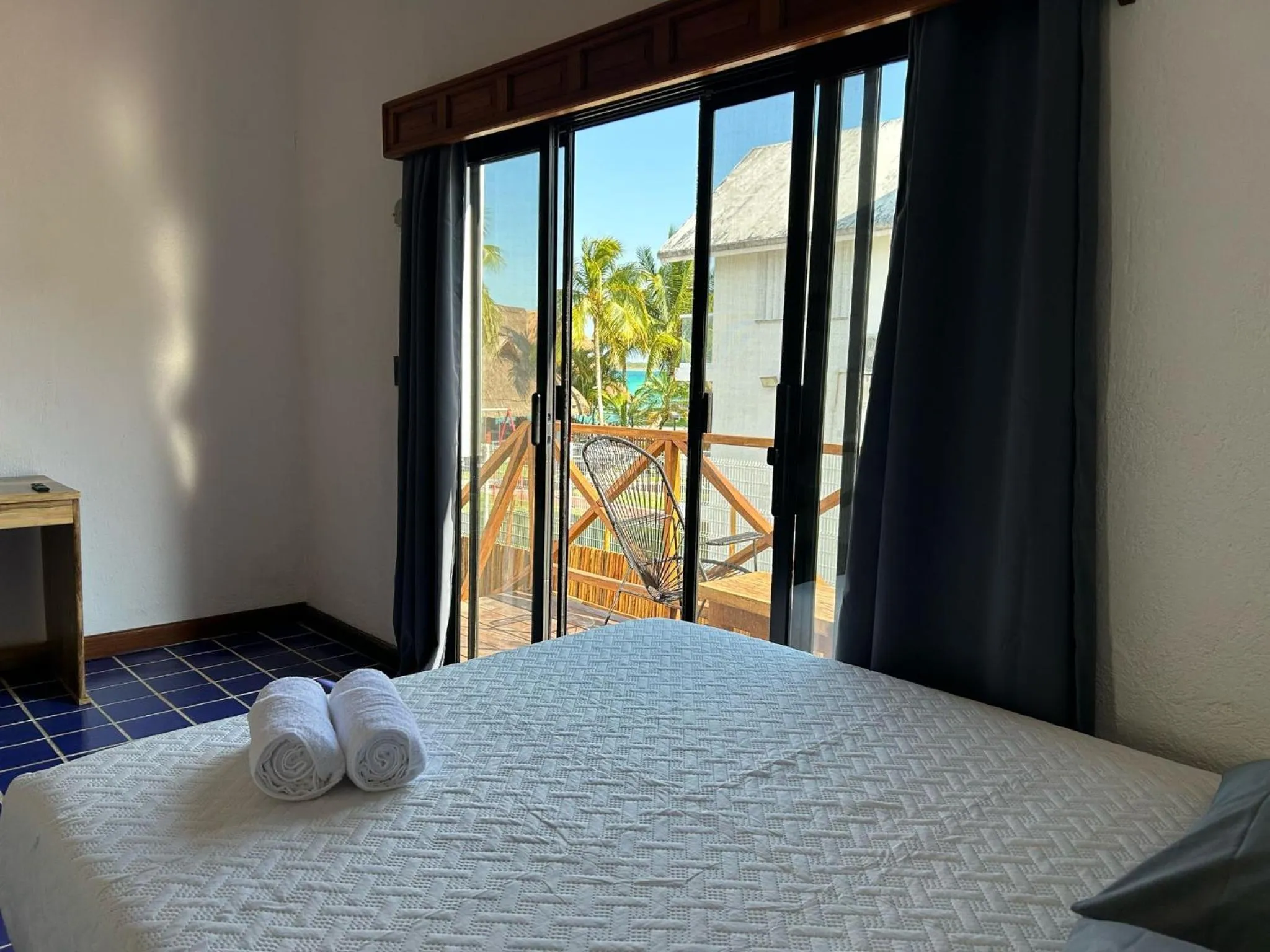 Balcony/Terrace, Bed in Hotel Solana Bacalar Lakefront