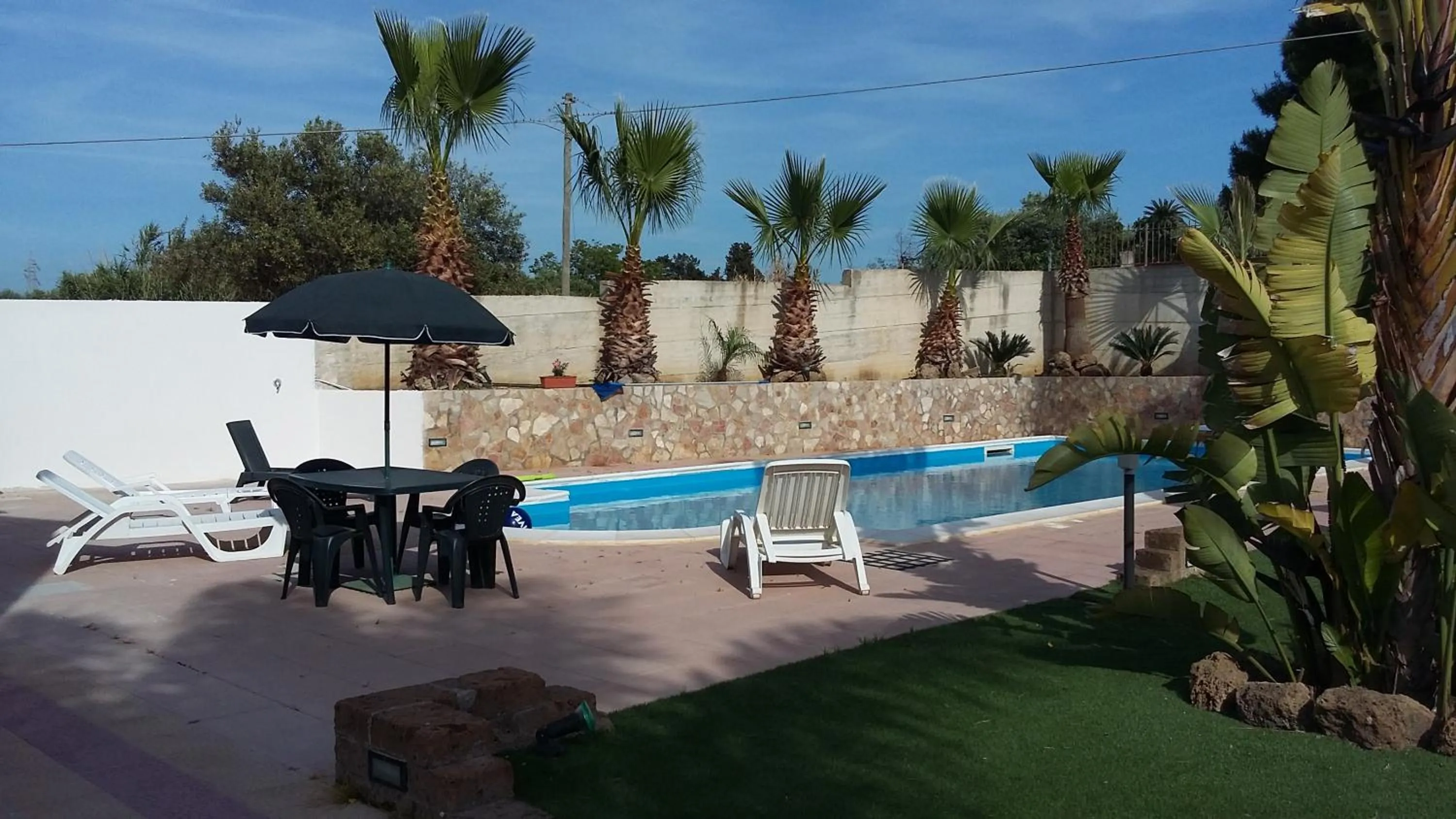 Swimming pool in B&B Castellazzo