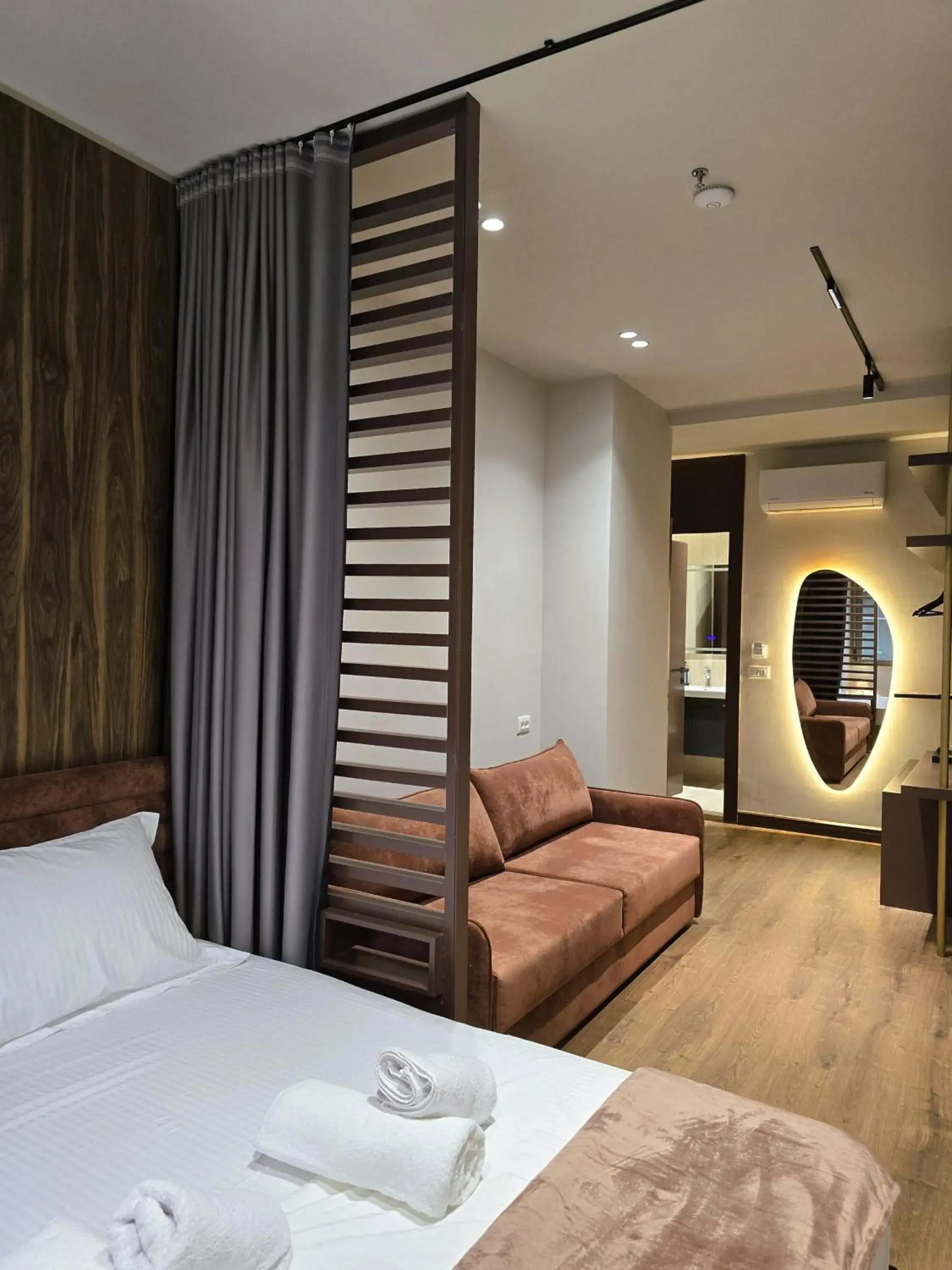Deluxe Double Room in SOLs Center Rooms Deluxe Double Room in SOLs Center Rooms
