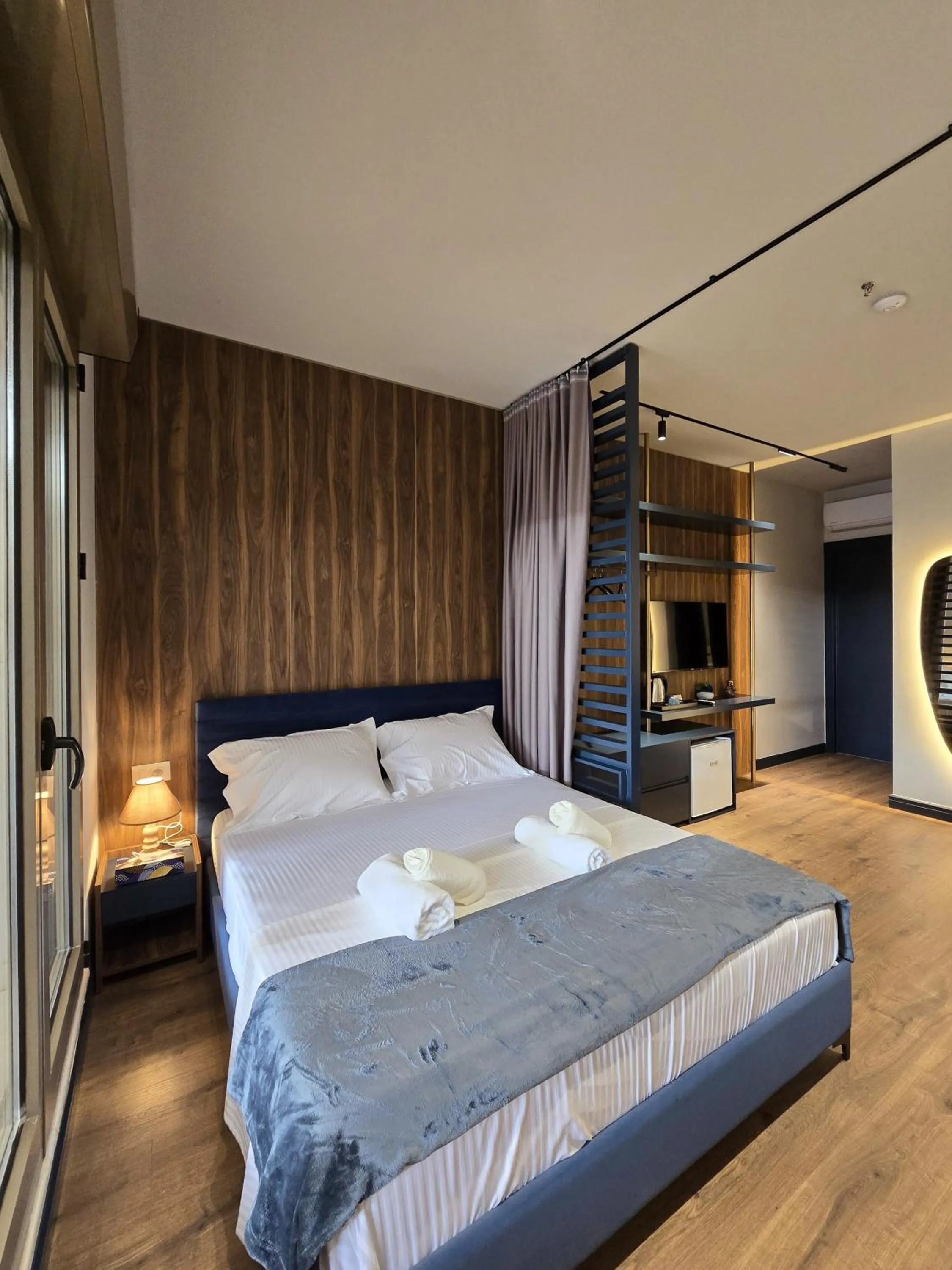 Deluxe Double Room with Balcony in SOLs Center Rooms