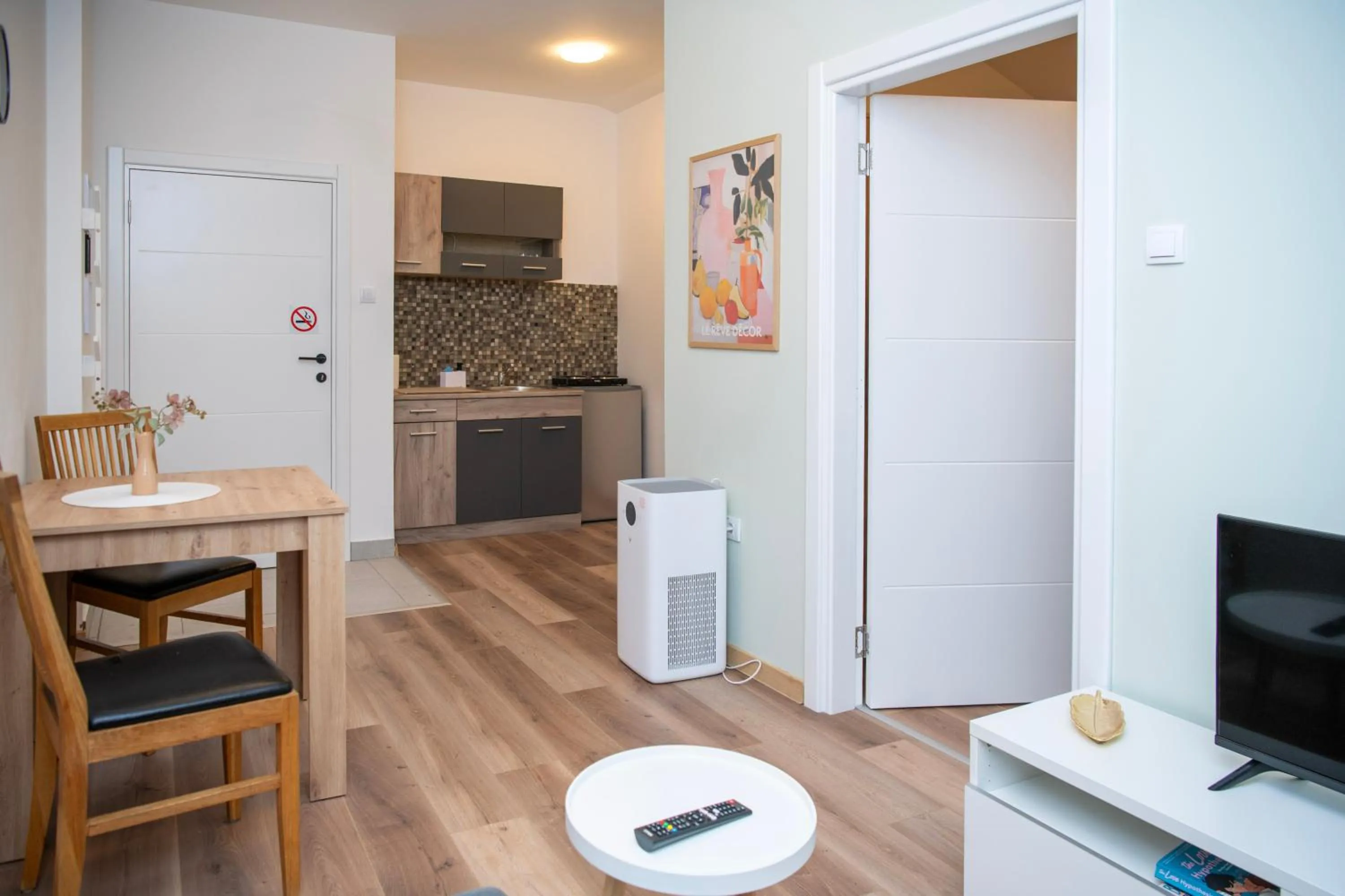 Kitchen or kitchenette in Velora apartments