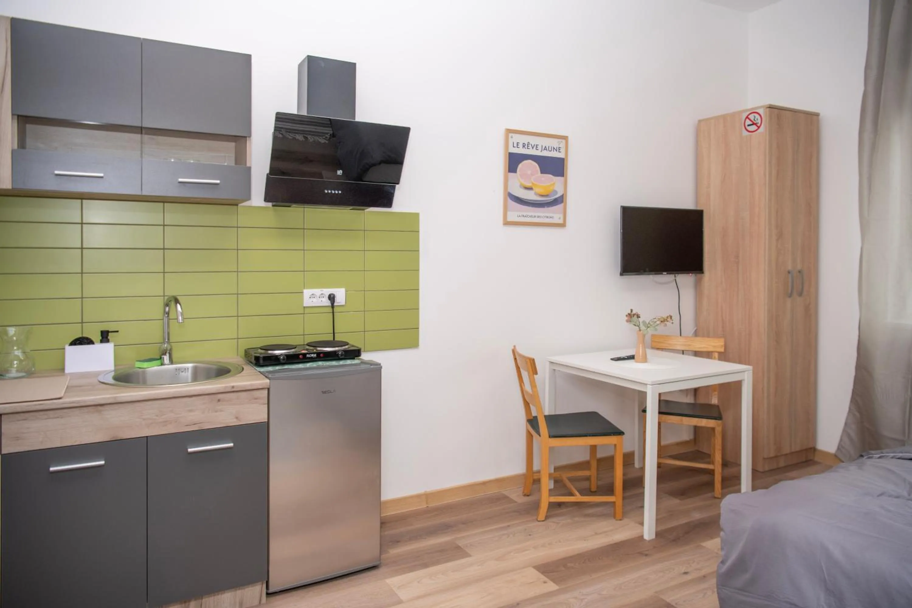 Kitchen or kitchenette in Velora apartments