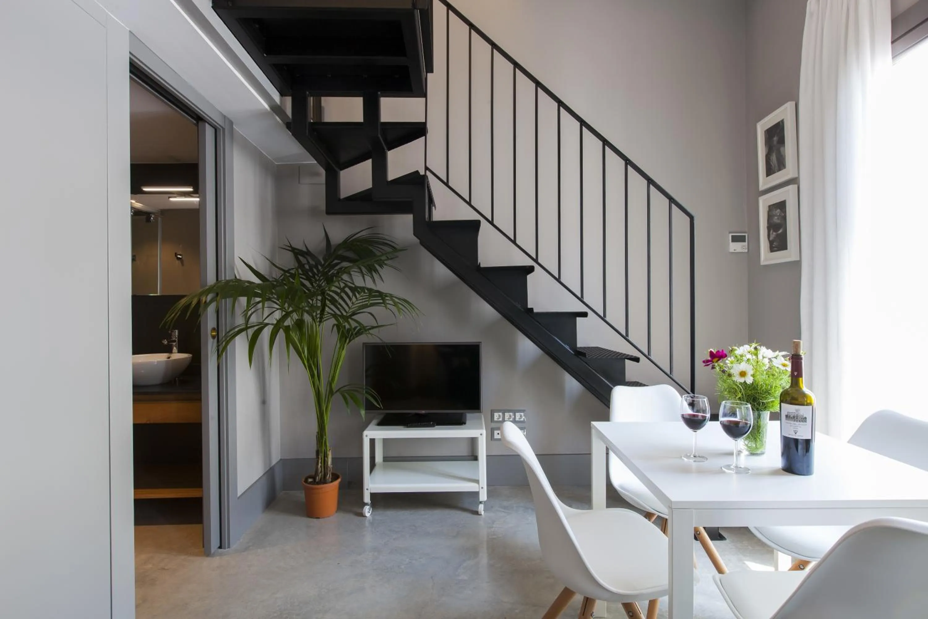 Bathroom in Kare No Apartments by Sitges Group