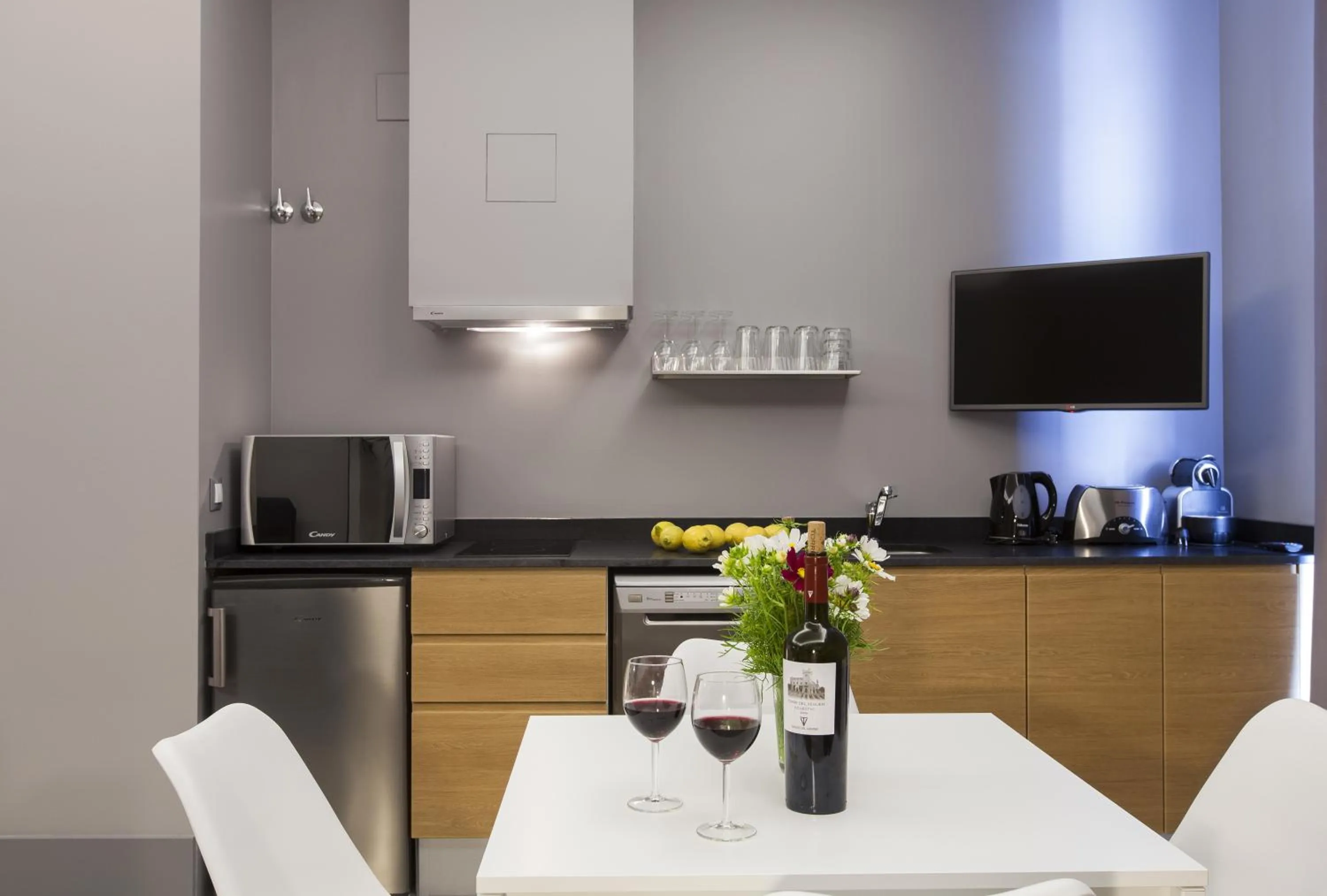 TV and multimedia in Kare No Apartments by Sitges Group