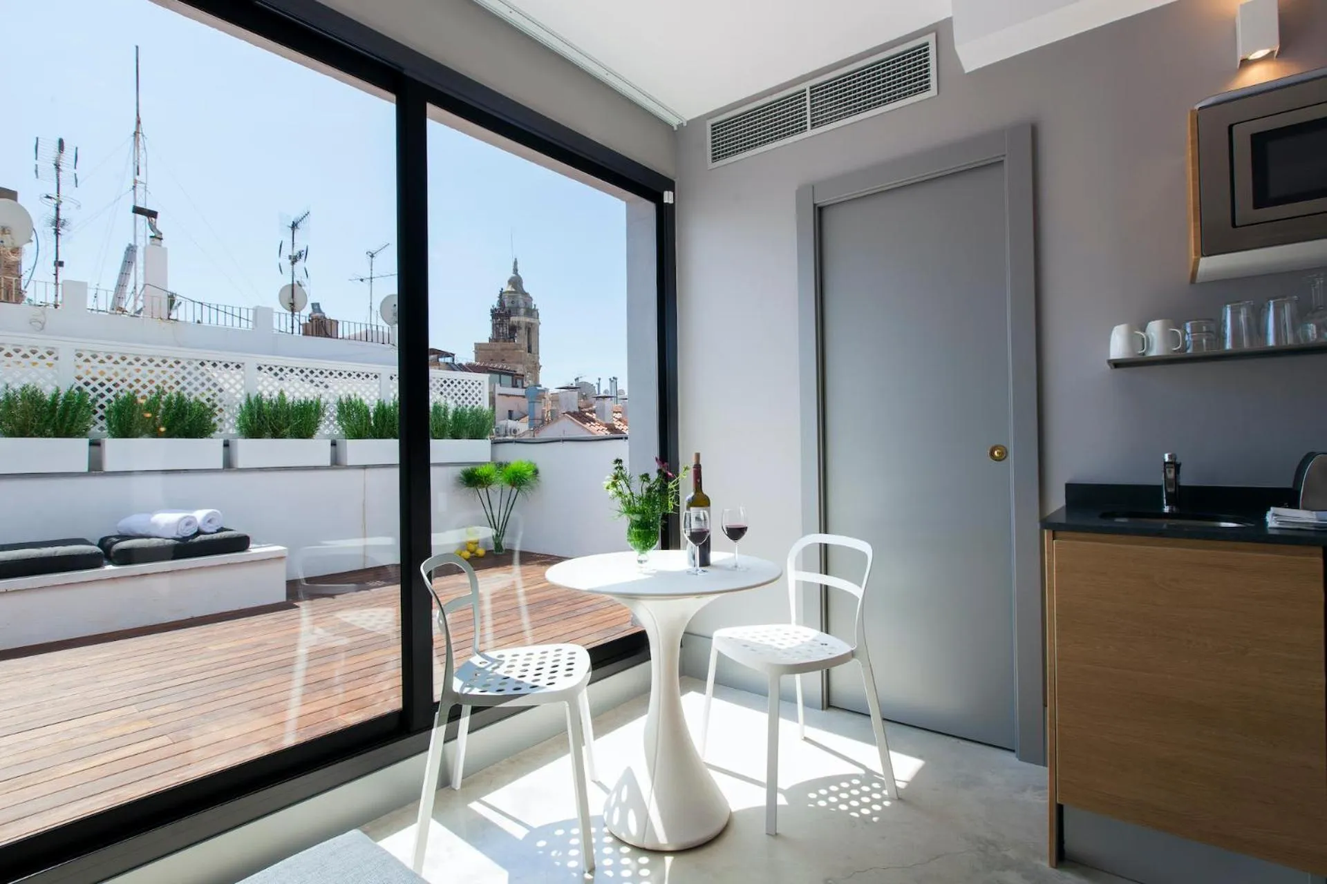 Balcony/Terrace in Kare No Apartments by Sitges Group