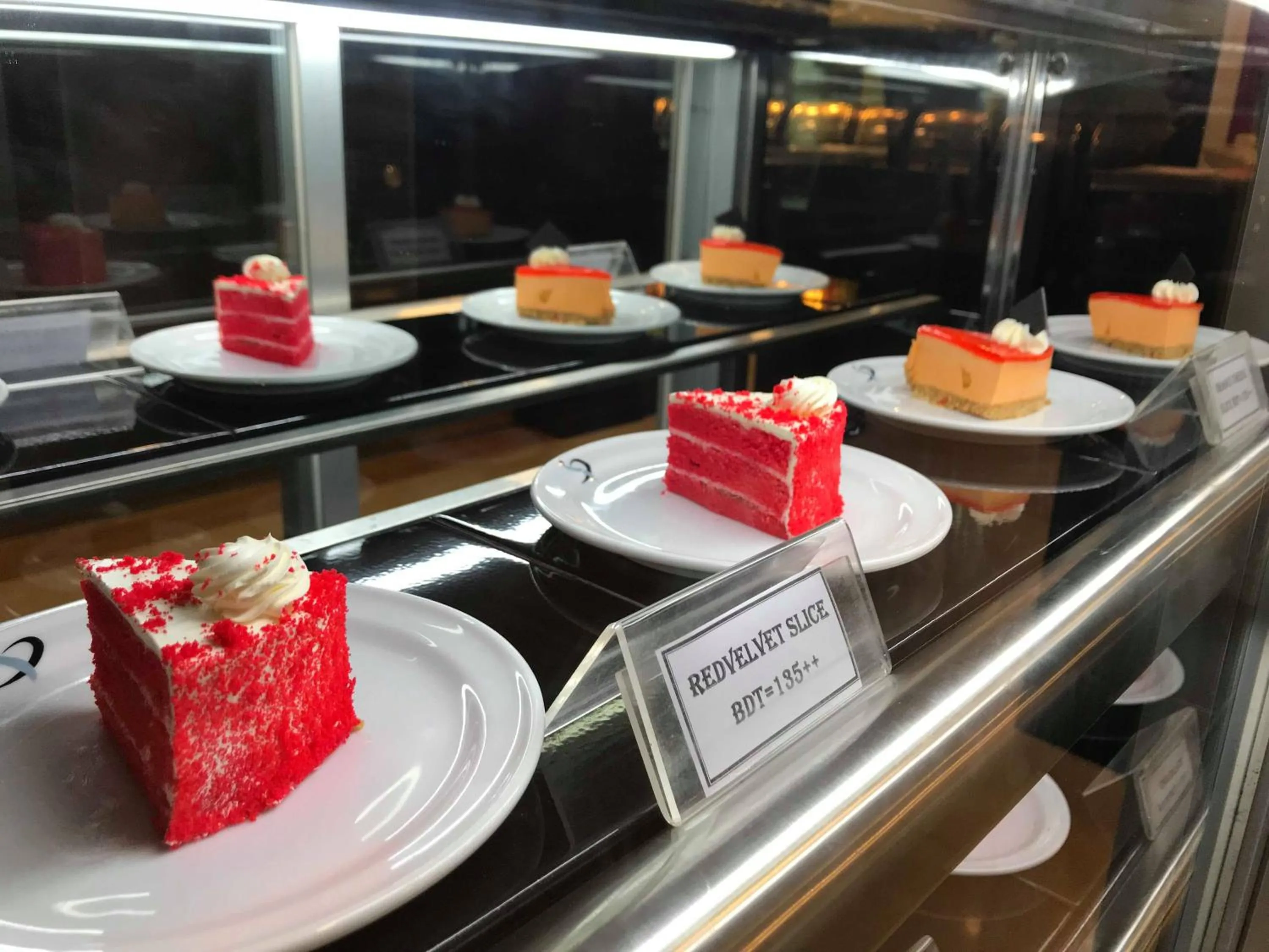 Restaurant/places to eat in Platinum Residence