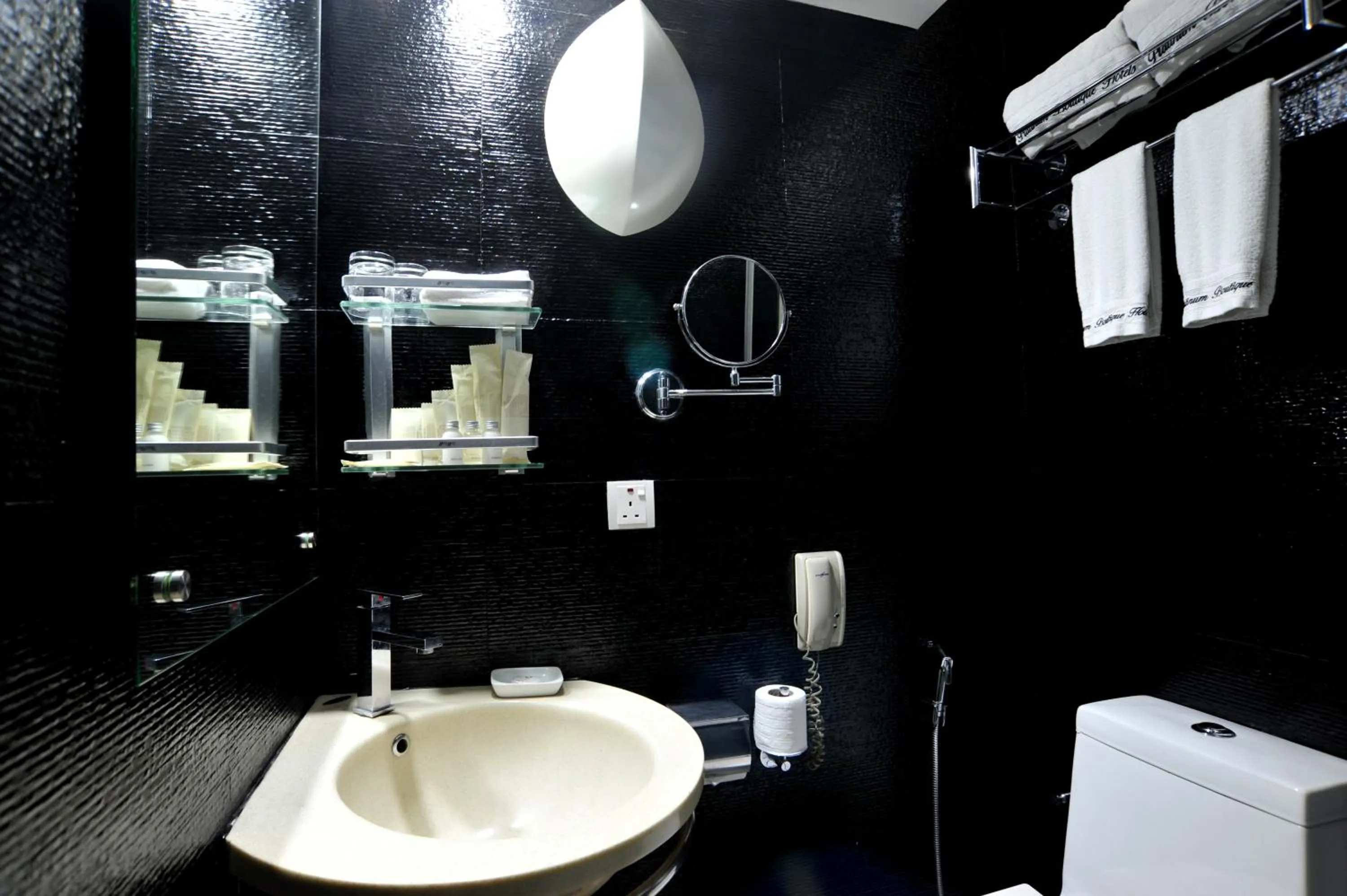 Toilet in Platinum Residence