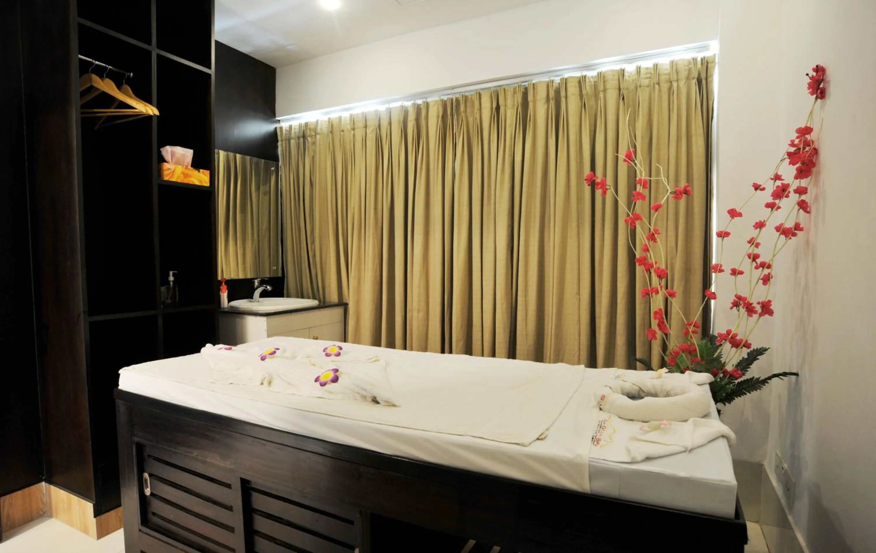 Massage, Bed in Platinum Residence
