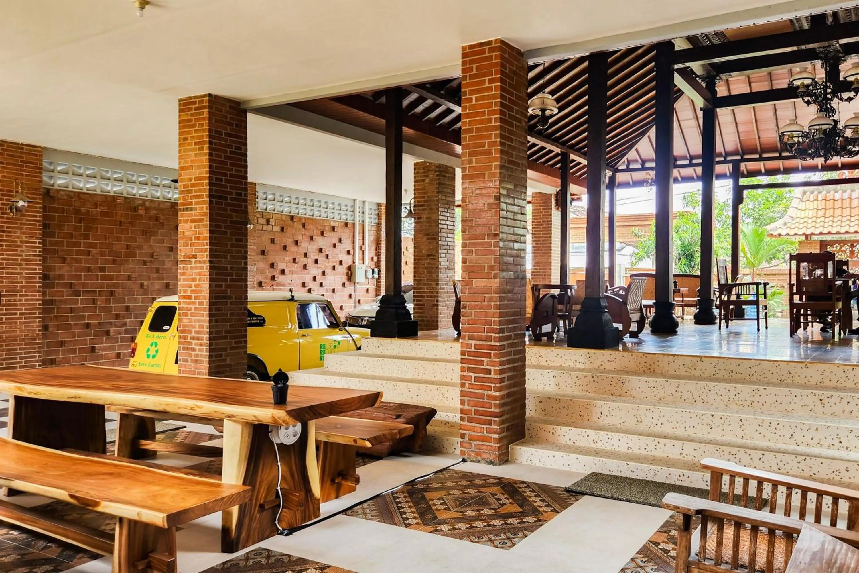 Property building in RedDoorz near Stasiun Sragen