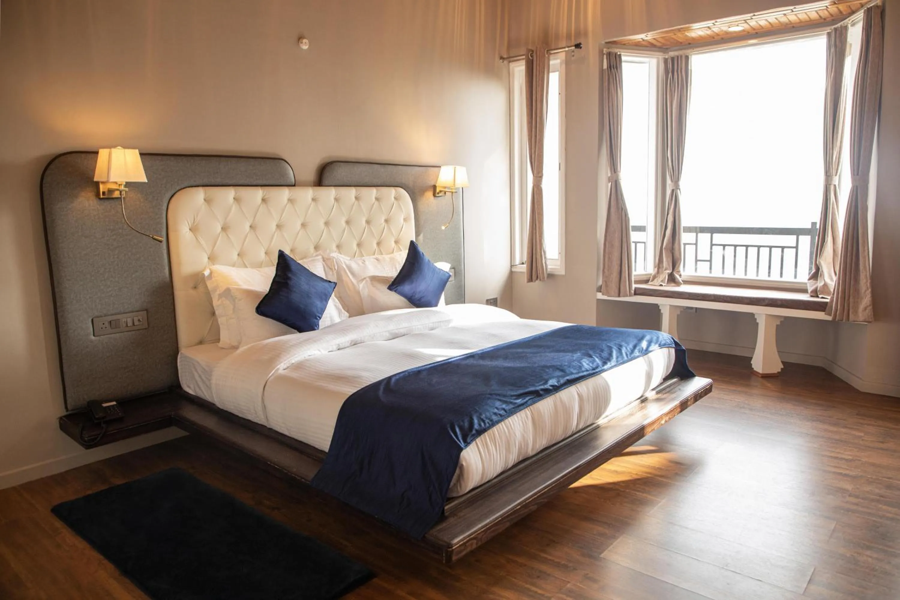 Suite with Mountain View in Spellmount - Himalayan View Infinity Pool Resort In Kausani