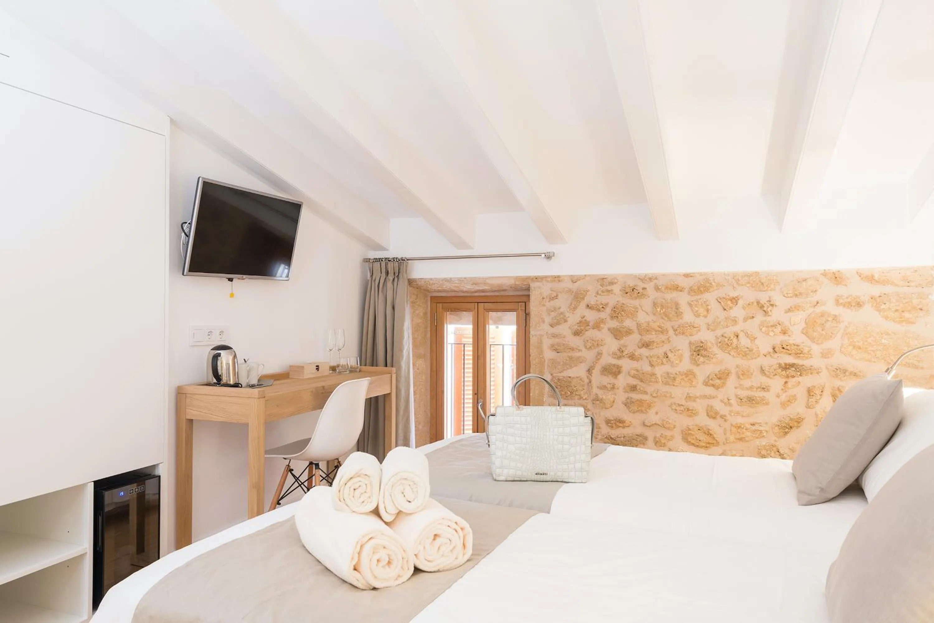 Decorative detail, Bed in Bordoy Mostatxins - Hotel Boutique Adults Only