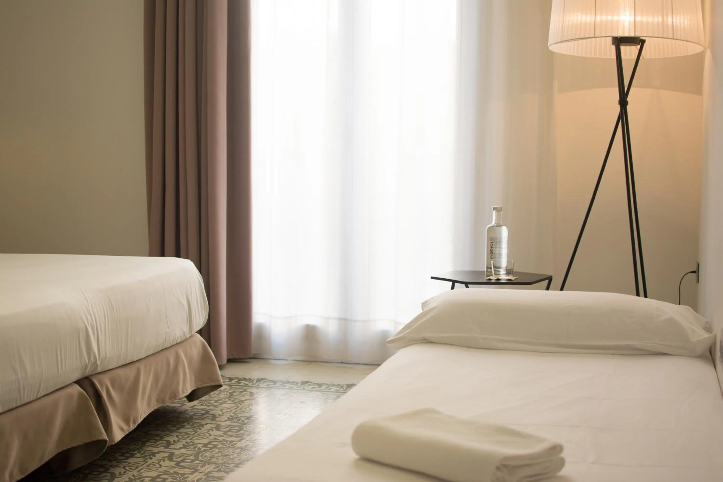 Photo of the whole room, Bed in Forget Me Not Barcelona