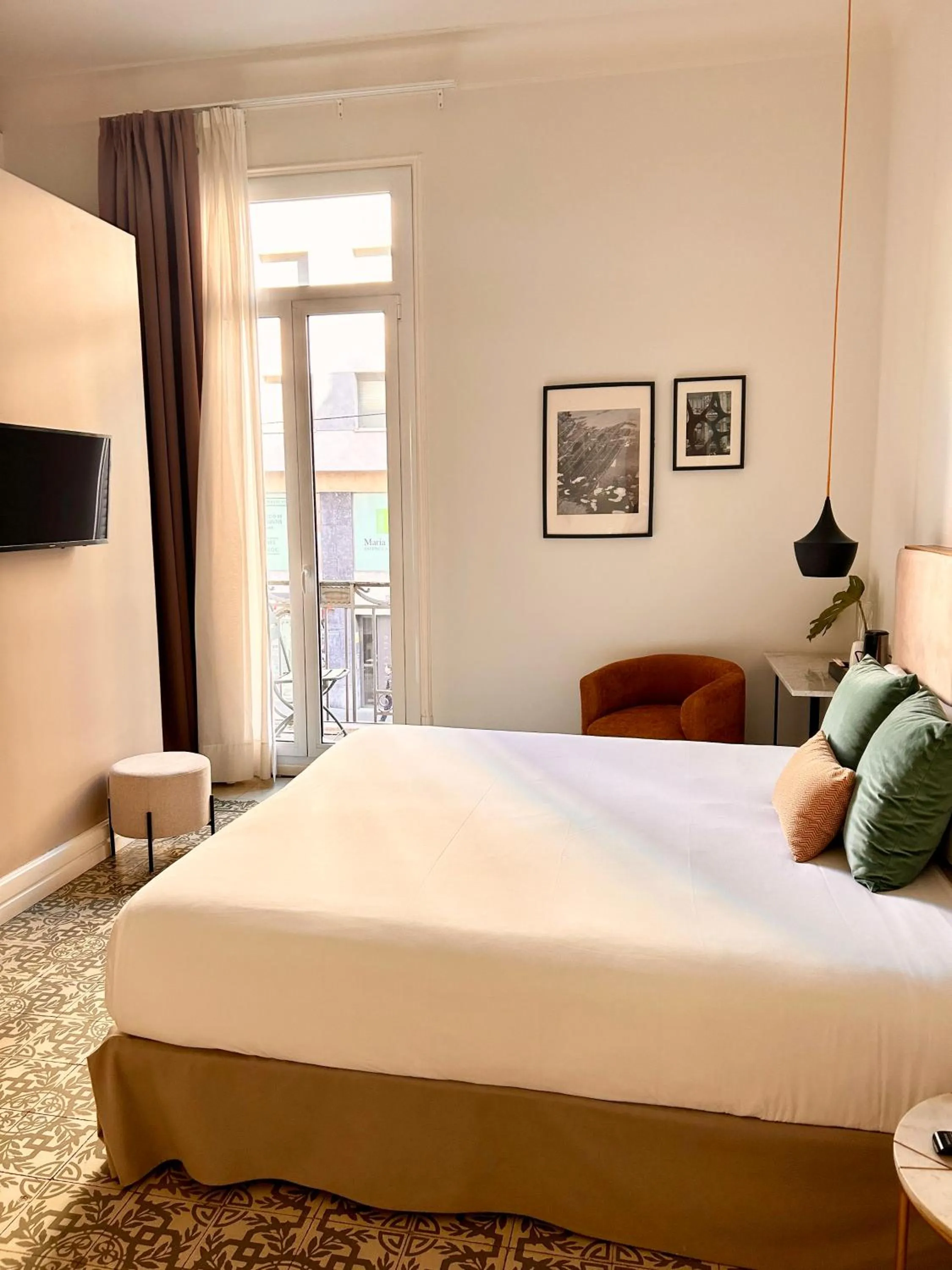 Photo of the whole room, Bed in Forget Me Not Barcelona