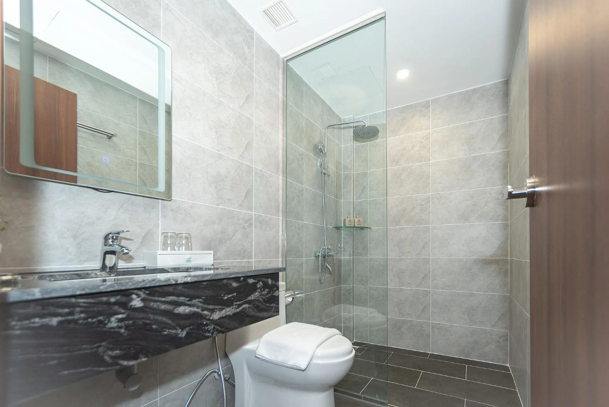 Shower in Bamboo Riverside Boutique Hotel