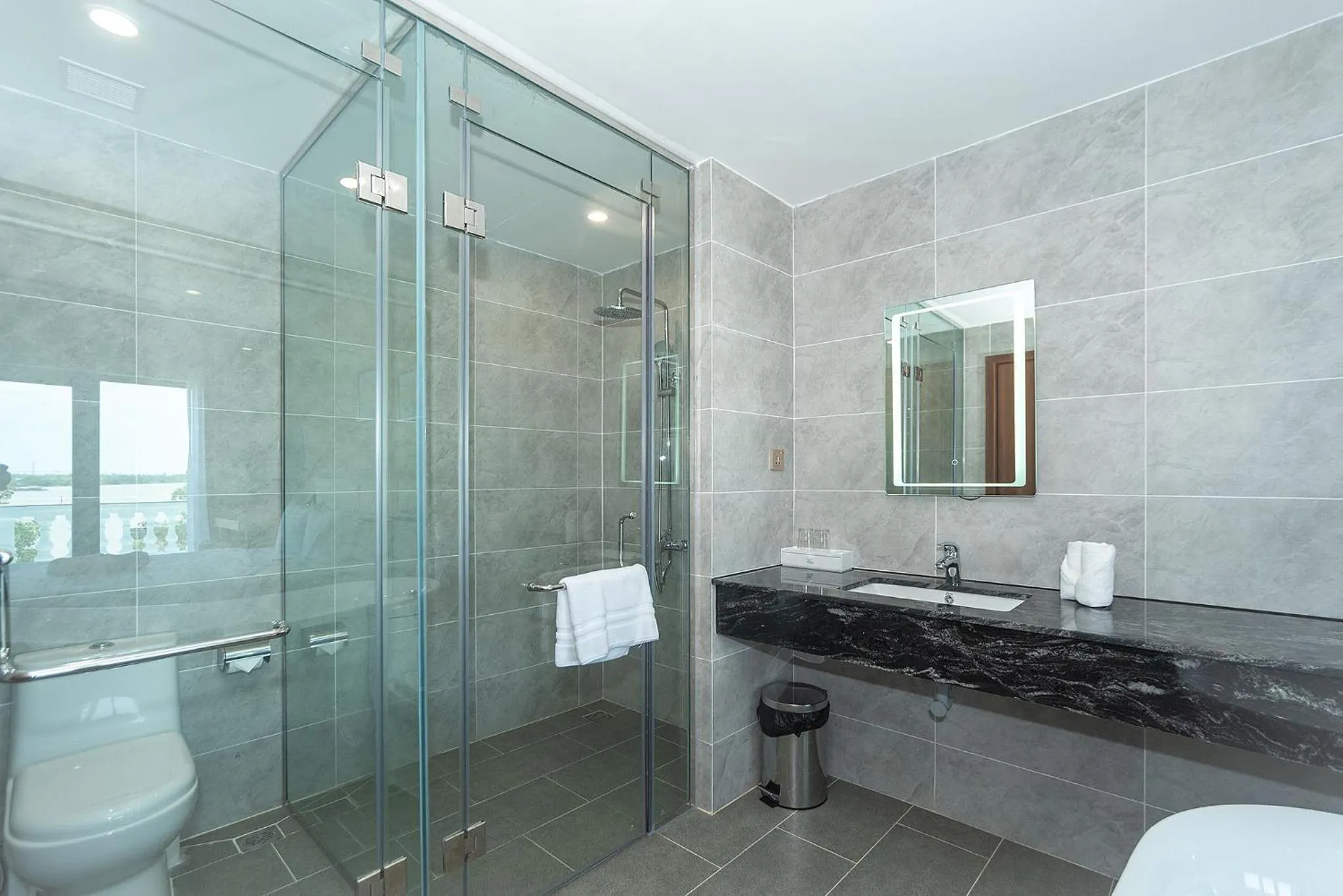 Shower in Bamboo Riverside Boutique Hotel