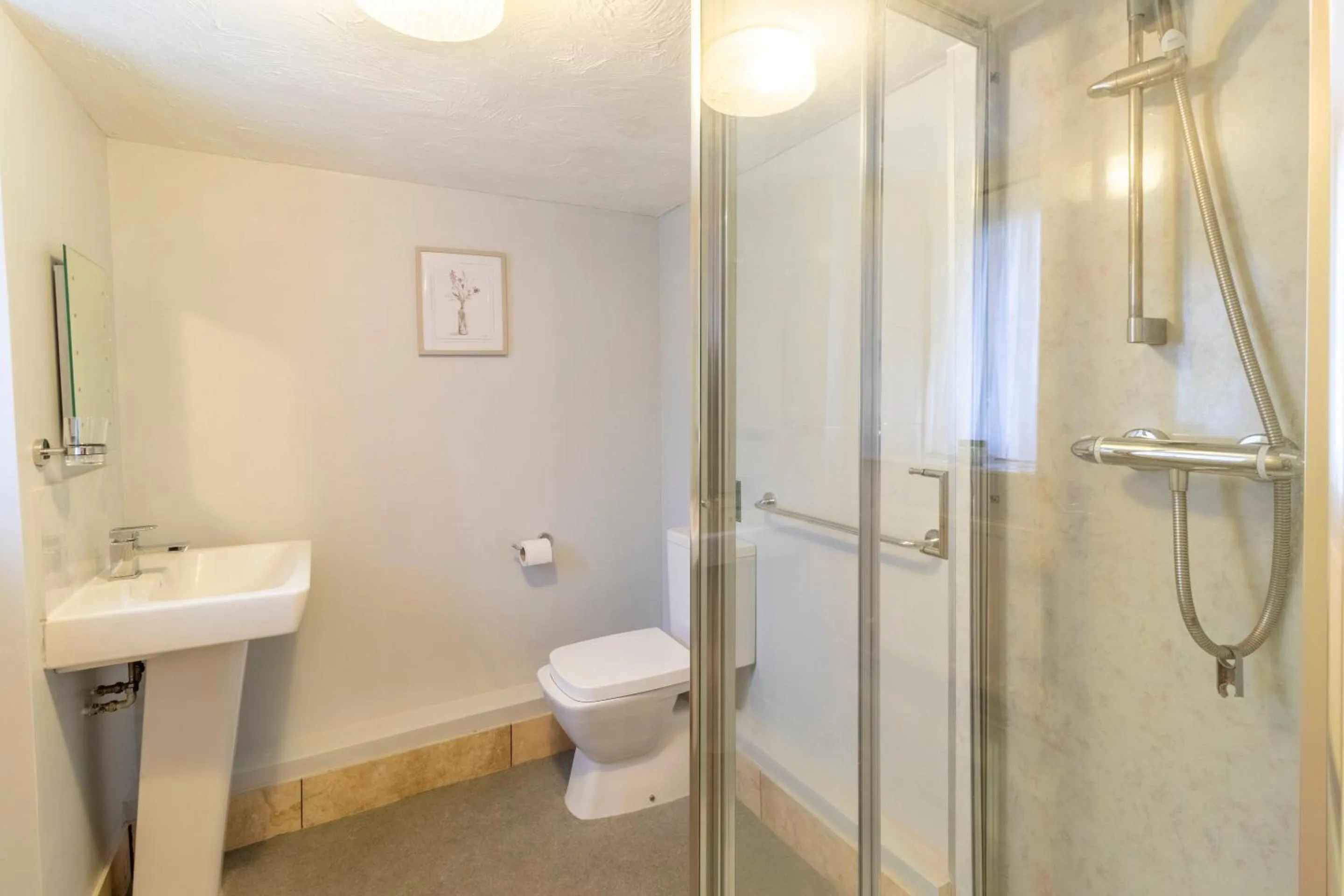 Bathroom in OYO Elm Farm Country House, Norwich Airport