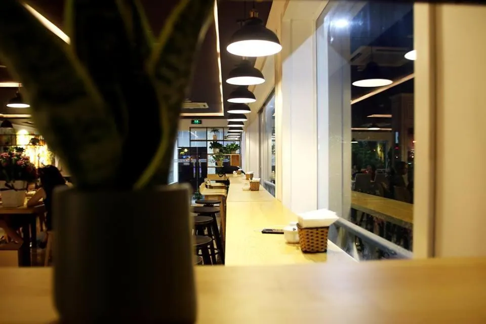 Restaurant/places to eat in Sen Trang Hotel