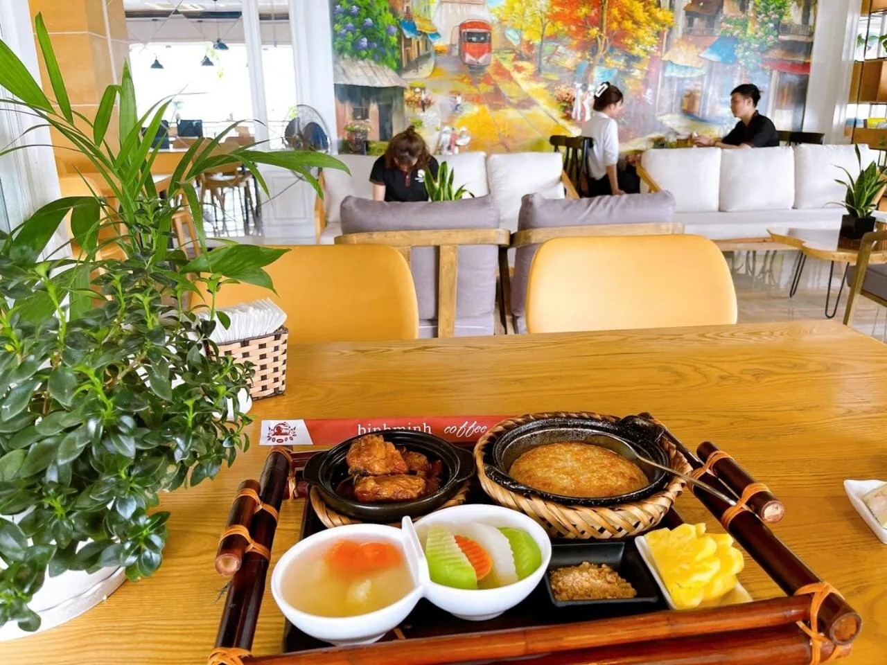 Restaurant/places to eat in Sen Trang Hotel